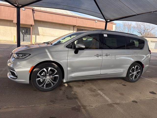 2026 Silver Mist Clearcoat Chrysler Pacifica Pinnacle FWD Van