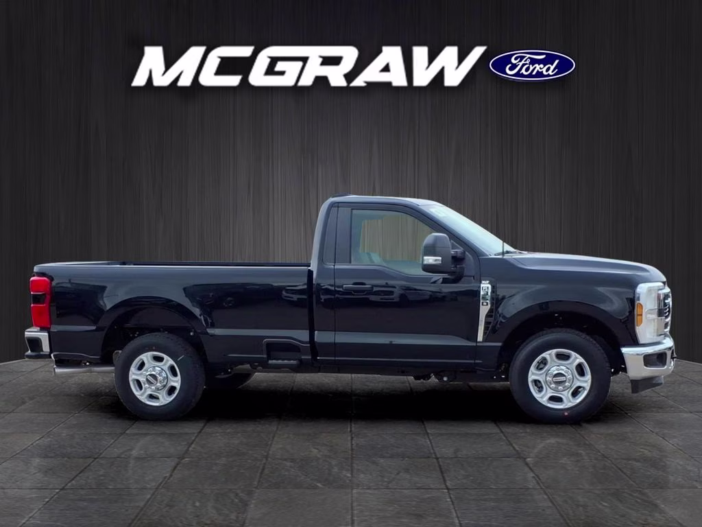 2026 Agate Black Metallic Ford F-350 XLT RWD Truck