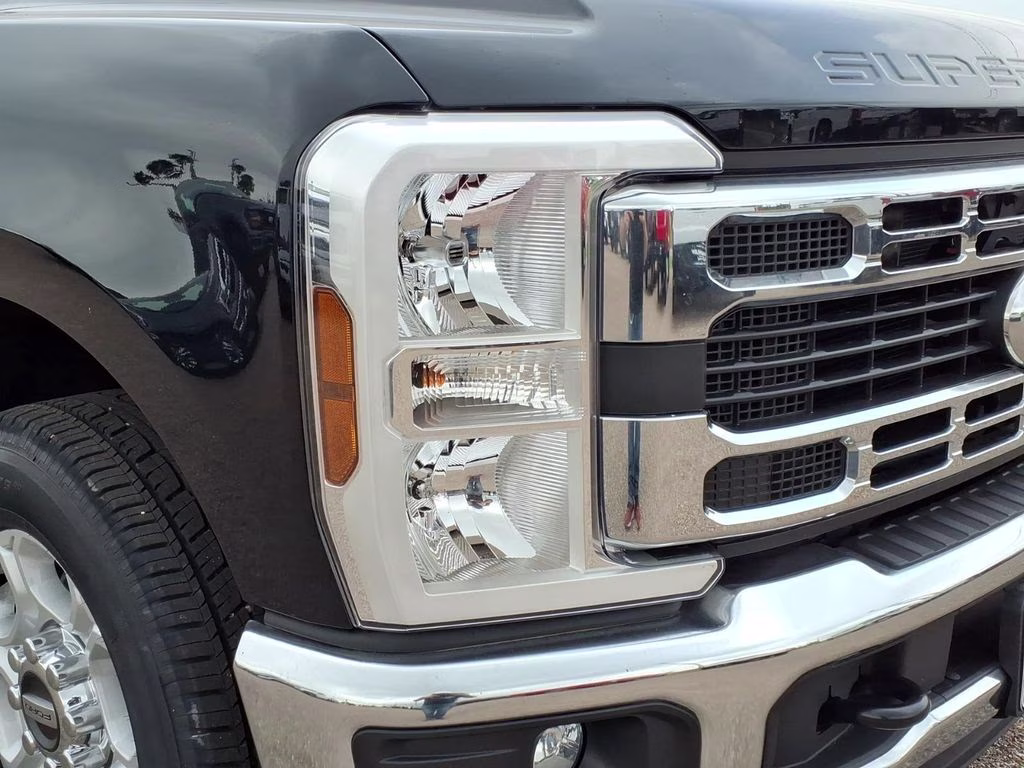 2026 Agate Black Metallic Ford F-350 XLT RWD Truck