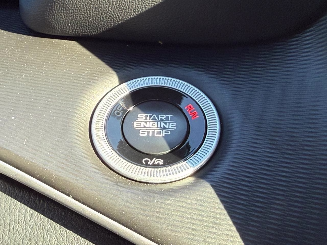 2025 Silver Zynith Jeep Grand Cherokee L Laredo 4X4 SUV