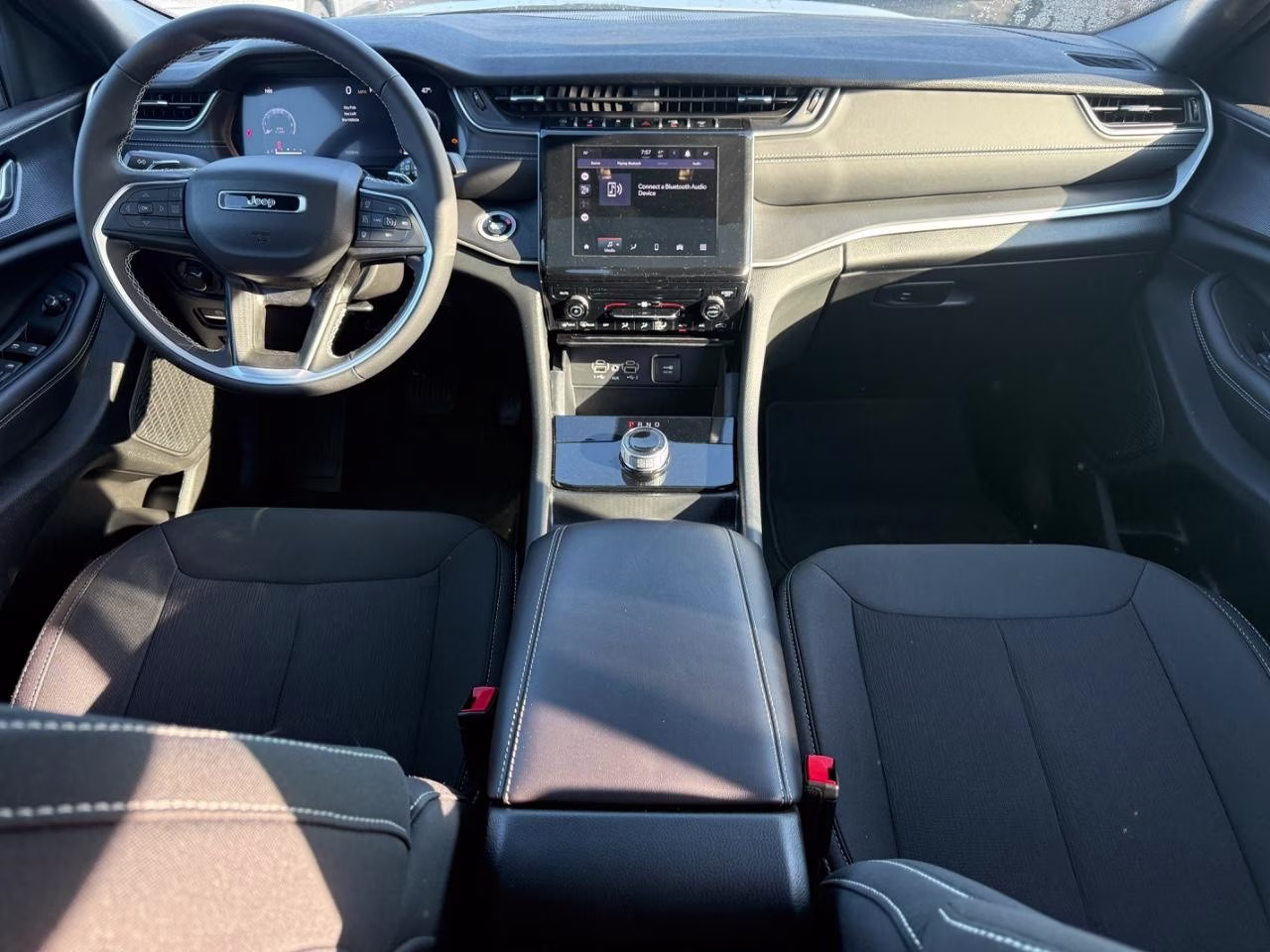 2025 Silver Zynith Jeep Grand Cherokee L Laredo 4X4 SUV