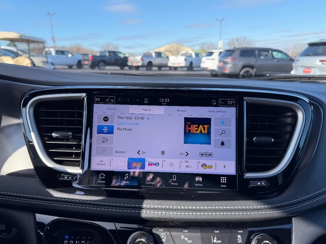 2026 Silver Mist Clearcoat Chrysler Pacifica Select FWD Van