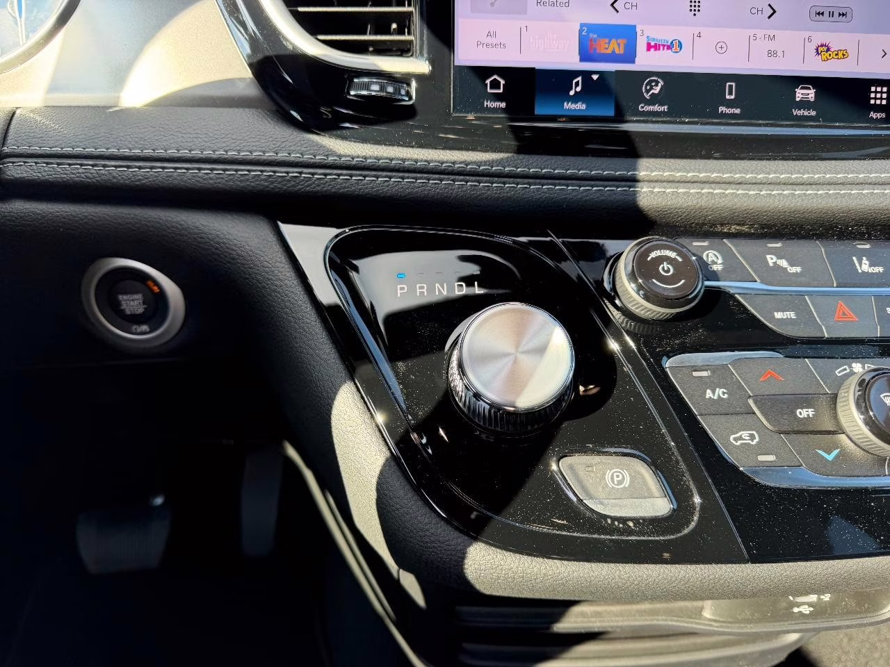 2026 Silver Mist Clearcoat Chrysler Pacifica Select FWD Van