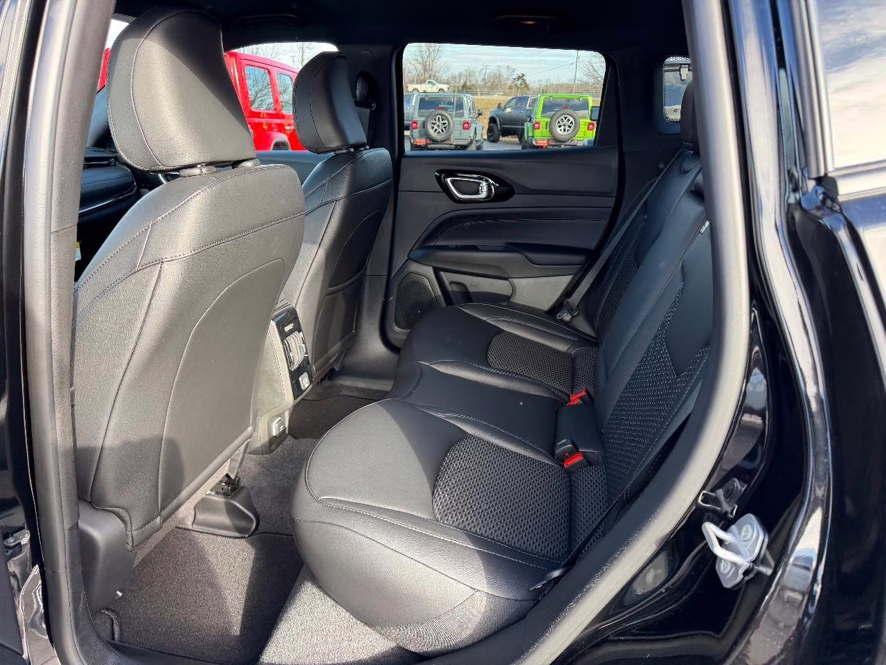 2026 Diamond Black Crystal Pearlcoat Jeep Compass Latitude 4X4 SUV