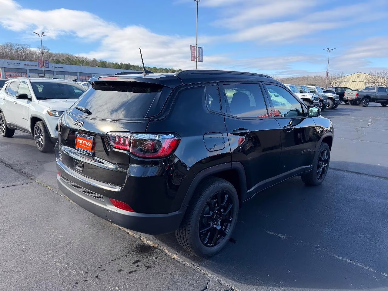 2026 Diamond Black Crystal Pearlcoat Jeep Compass Latitude 4X4 SUV