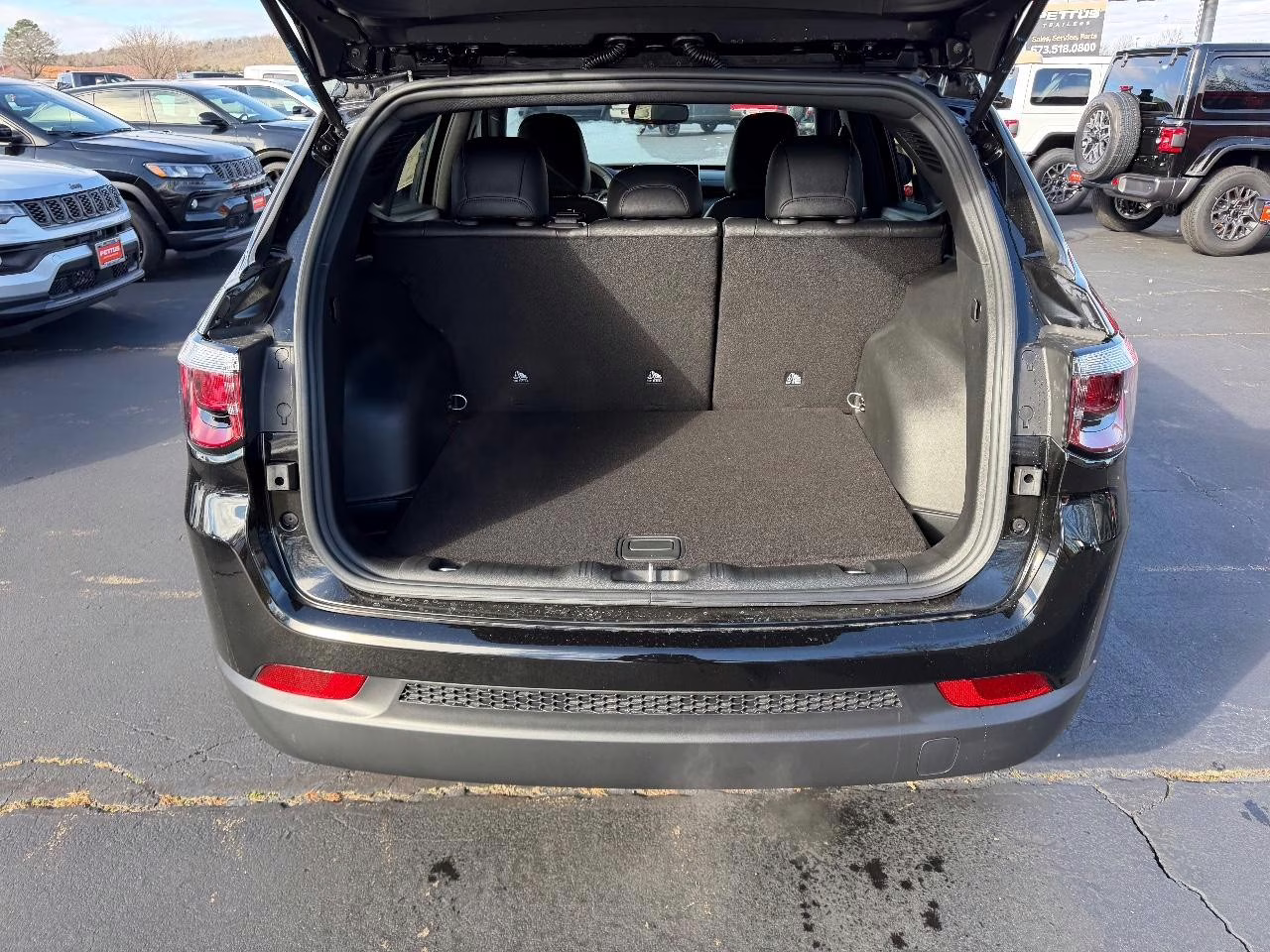 2026 Diamond Black Crystal Pearlcoat Jeep Compass Latitude 4X4 SUV