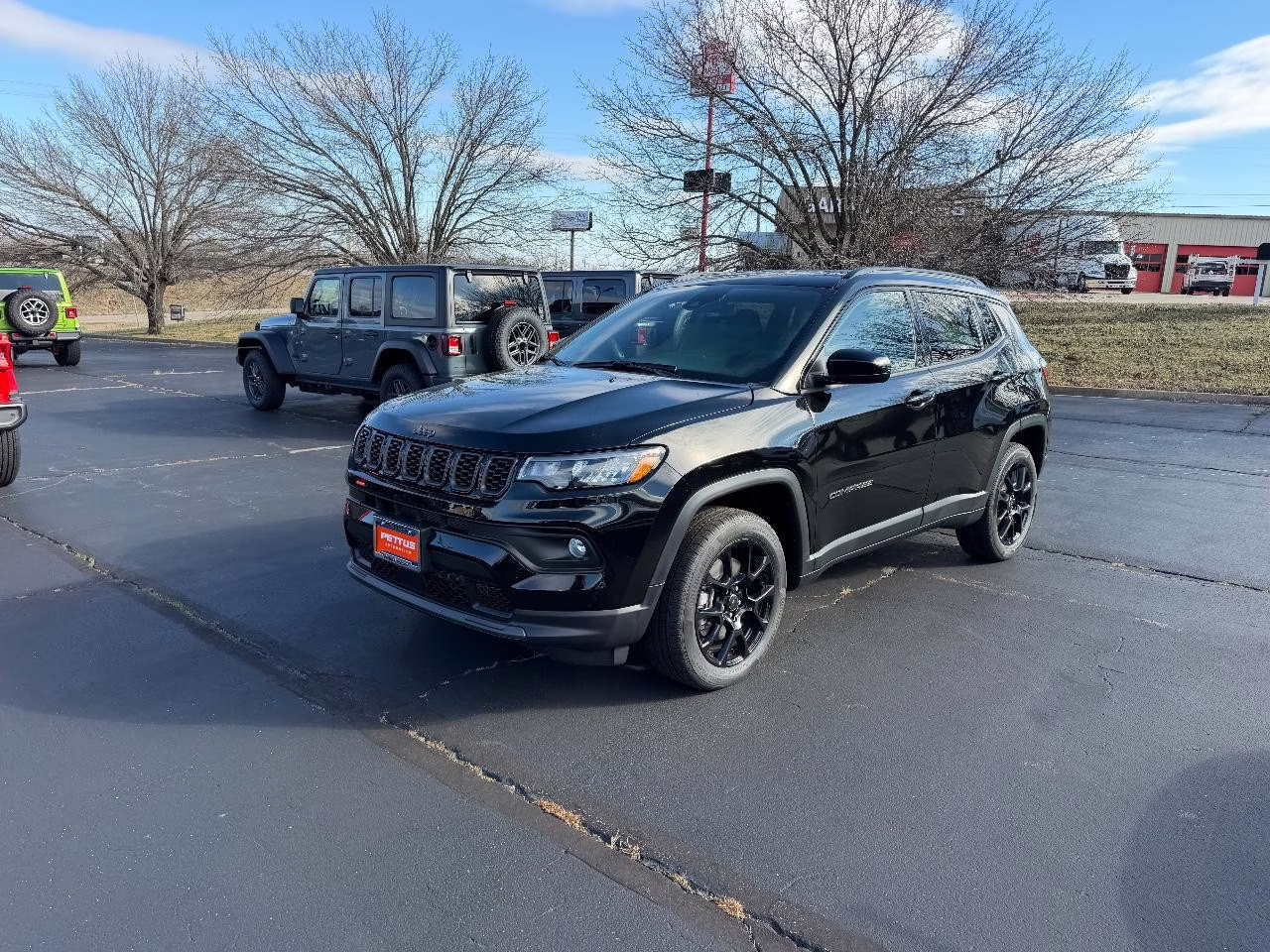 2026 Diamond Black Crystal Pearlcoat Jeep Compass Latitude 4X4 SUV