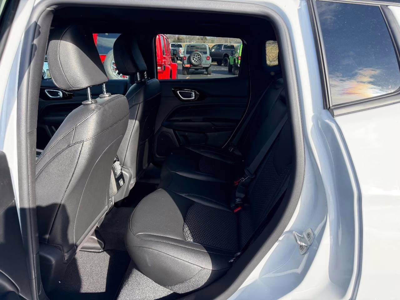 2026 Bright White Clearcoat Jeep Compass Latitude 4X4 SUV