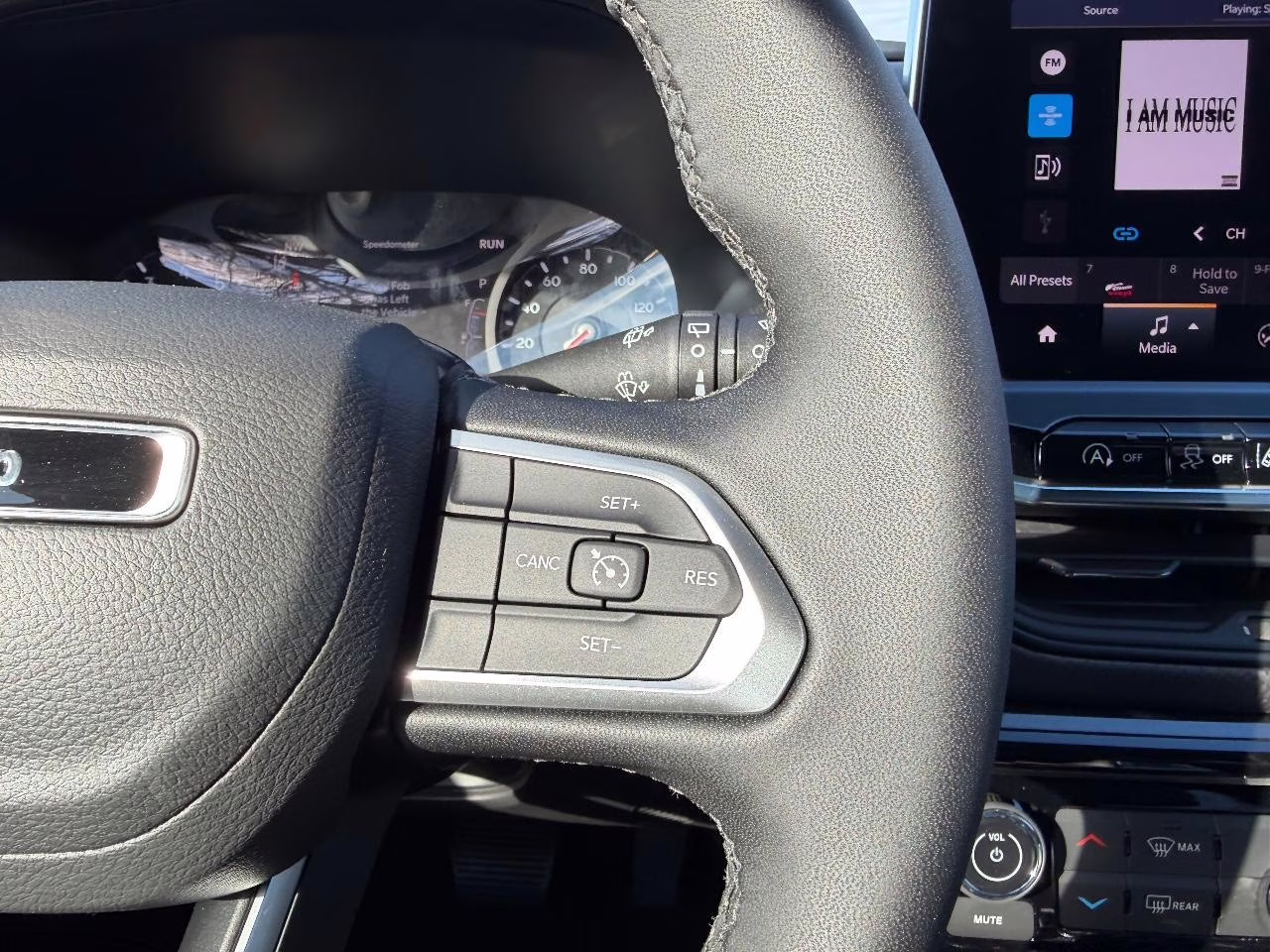 2026 Bright White Clearcoat Jeep Compass Latitude 4X4 SUV