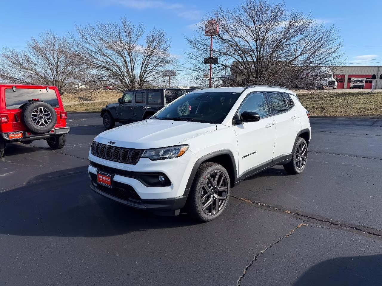 2026 Bright White Clearcoat Jeep Compass Latitude 4X4 SUV