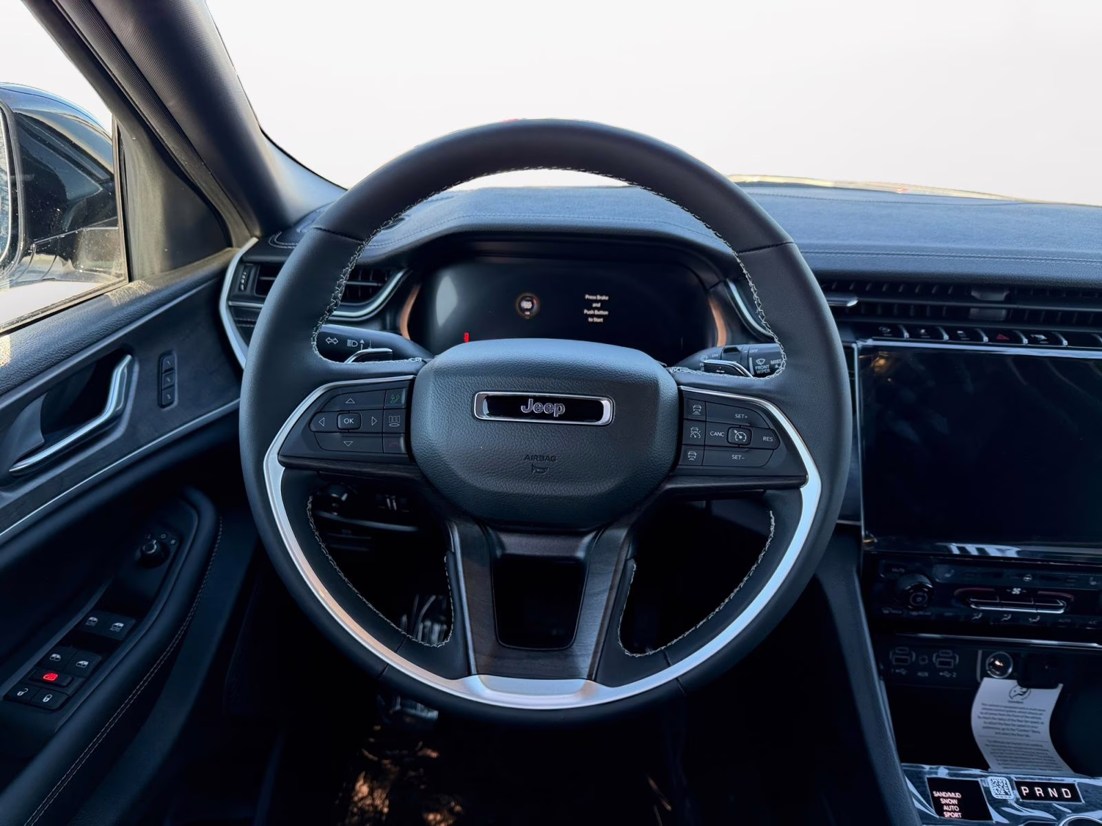 2025 Bright White Clearcoat Jeep Grand Cherokee L Limited 4X4 SUV