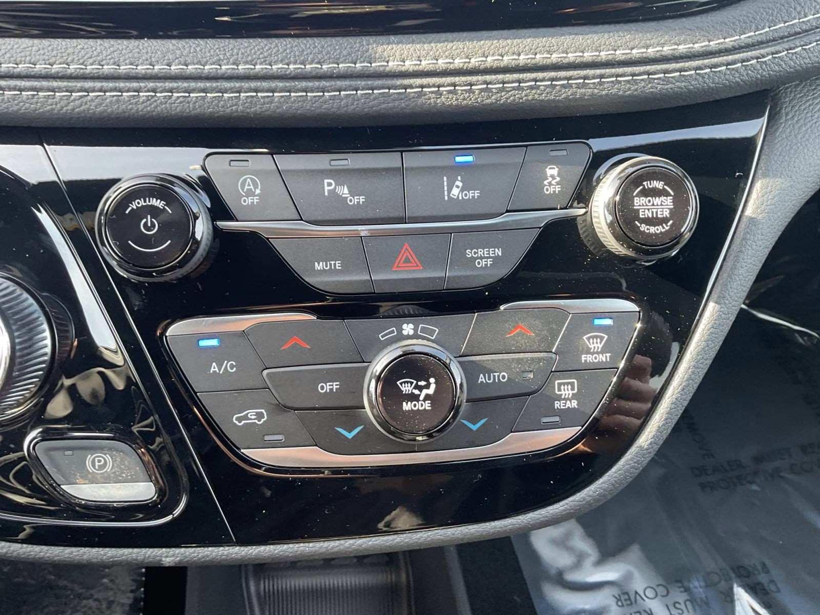 2026 Bright White Clearcoat Chrysler Pacifica Select AWD Van