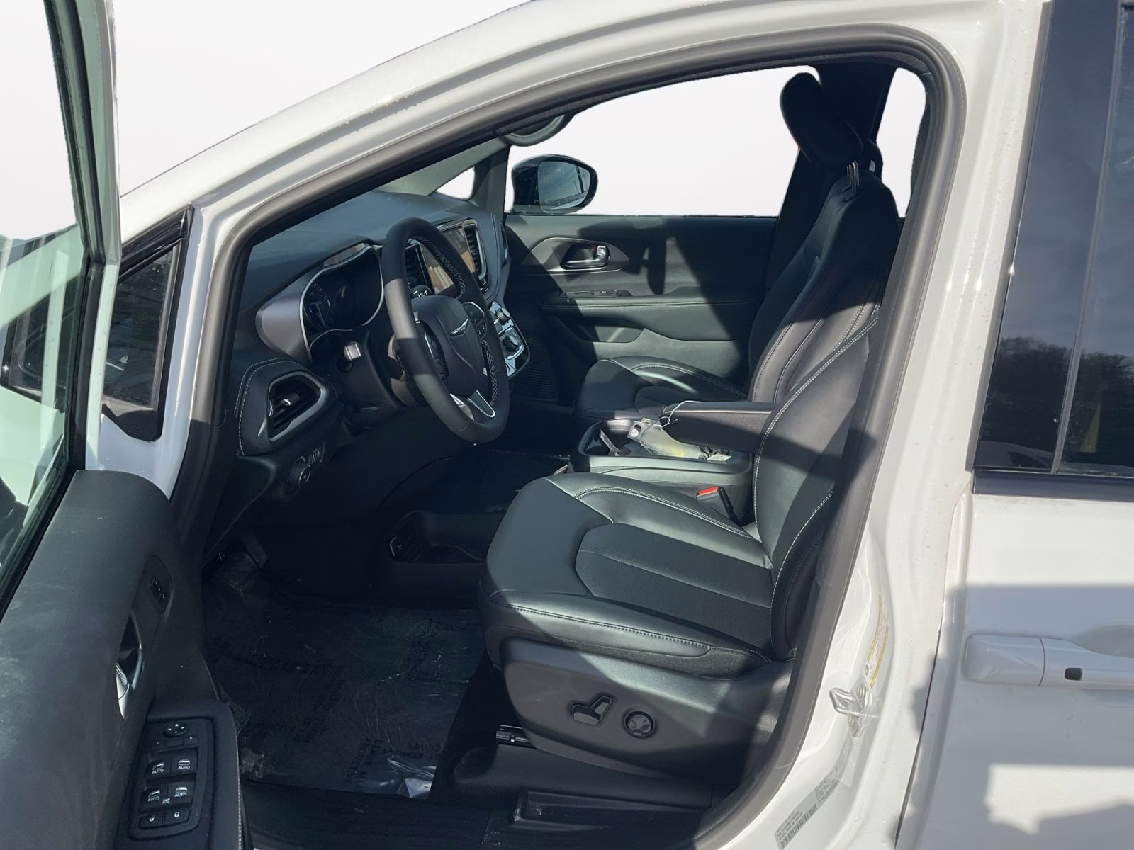 2026 Bright White Clearcoat Chrysler Pacifica Select AWD Van