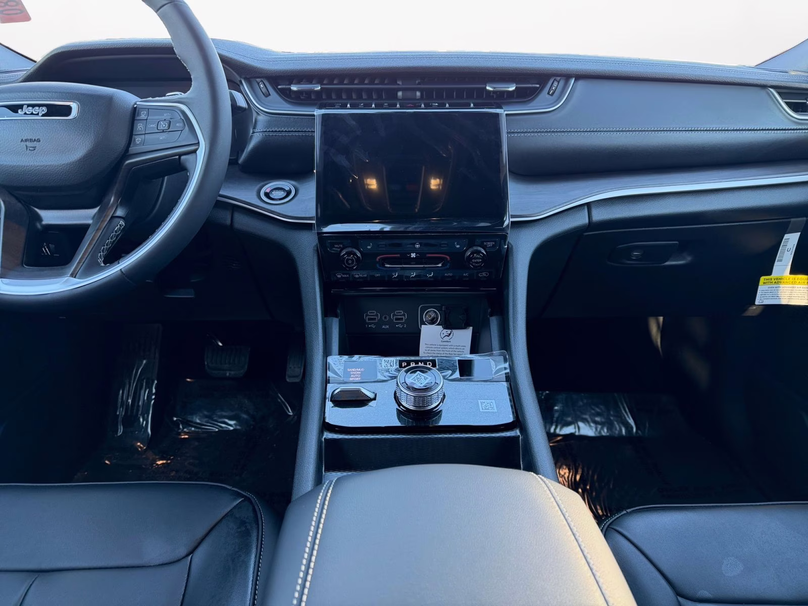 2025 Bright White Clearcoat Jeep Grand Cherokee L Limited 4X4 SUV