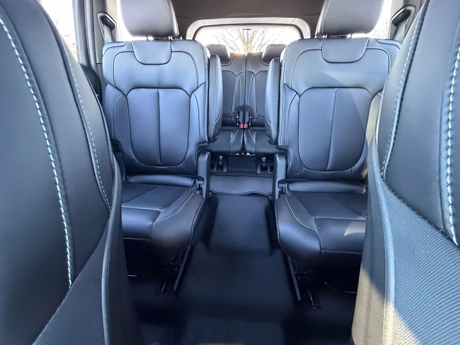 2025 Bright White Clearcoat Jeep Grand Cherokee L Limited 4X4 SUV