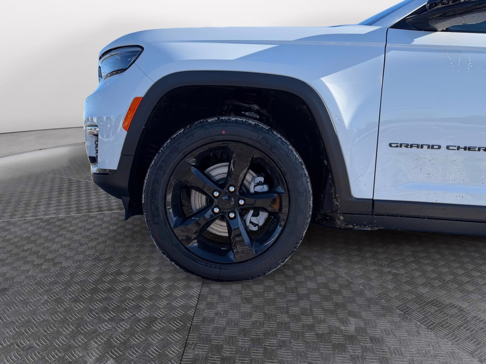 2025 Bright White Clearcoat Jeep Grand Cherokee L Limited 4X4 SUV