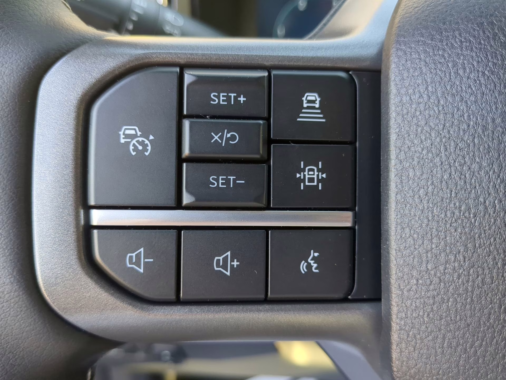 2026 Avalanche Ford Super Duty F-250 SRW LARIAT Crew Cab Pickup 4X4 Truck