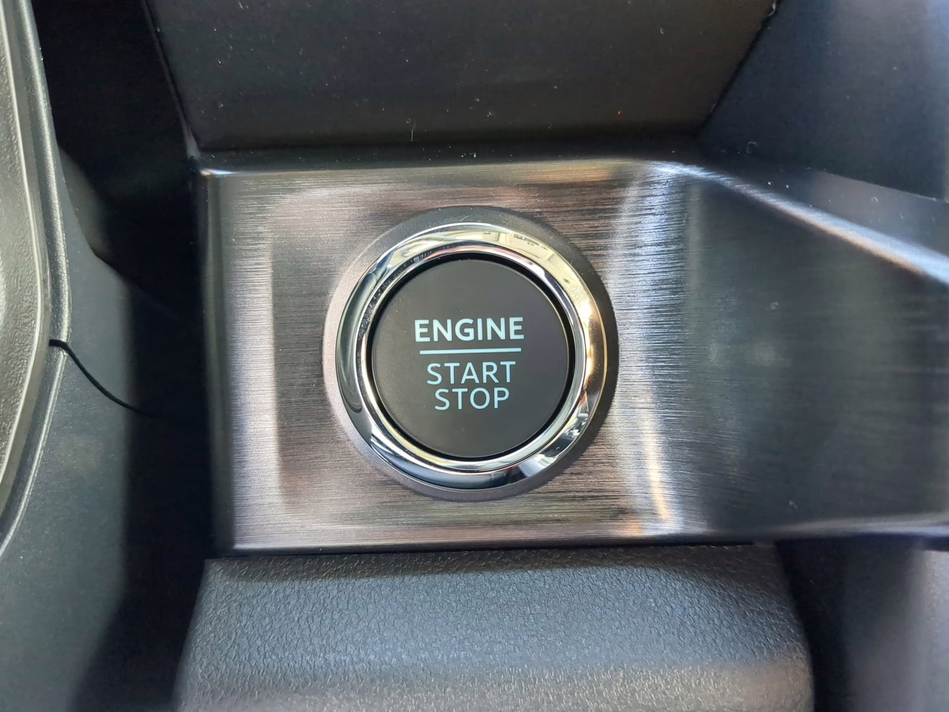 2026 Avalanche Ford Super Duty F-250 SRW LARIAT Crew Cab Pickup 4X4 Truck