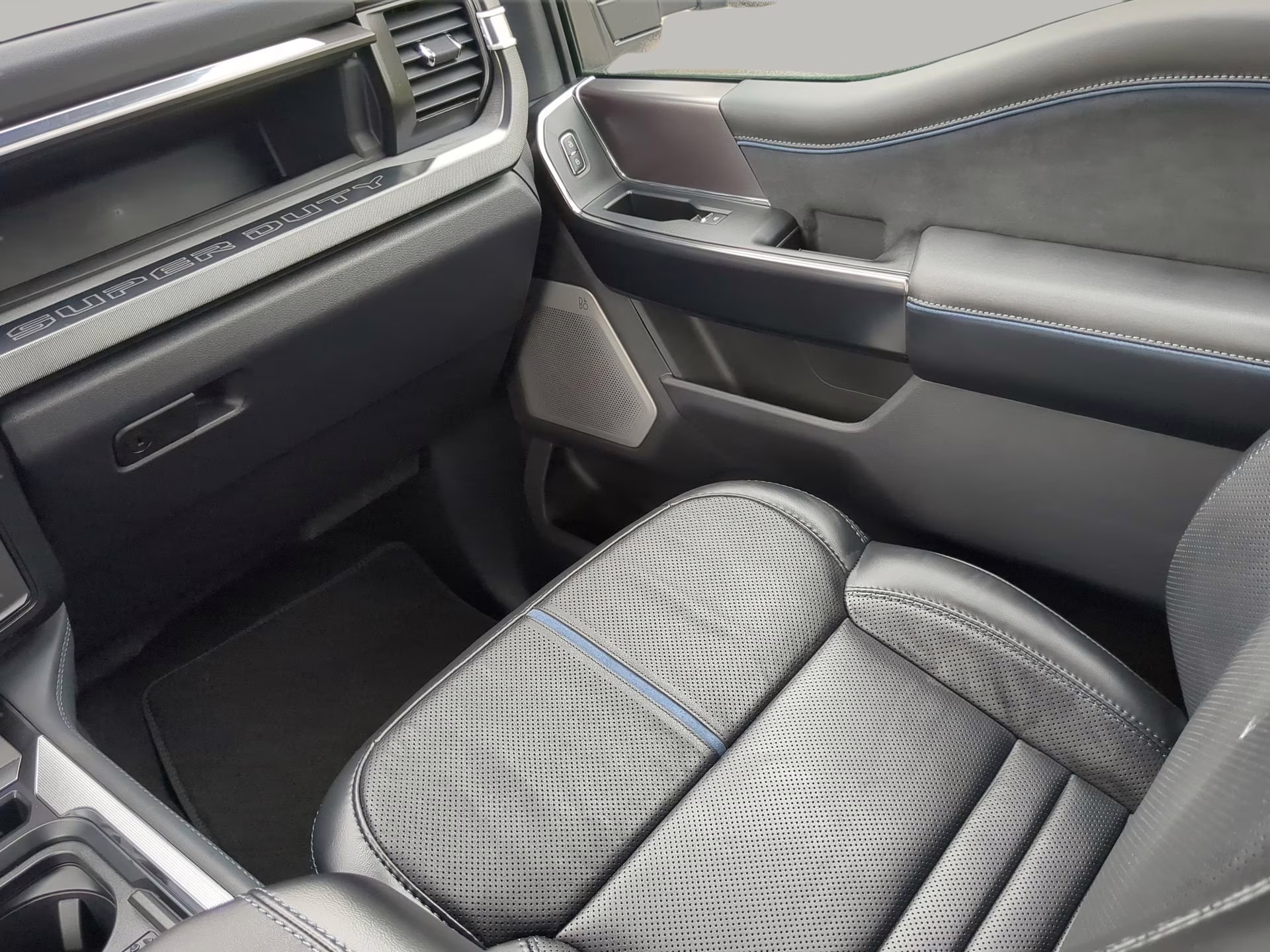 2026 Glacier Gray Metallic Tricoat Ford Super Duty F-350 SRW Platinum Crew Cab Pickup 4X4 Truck