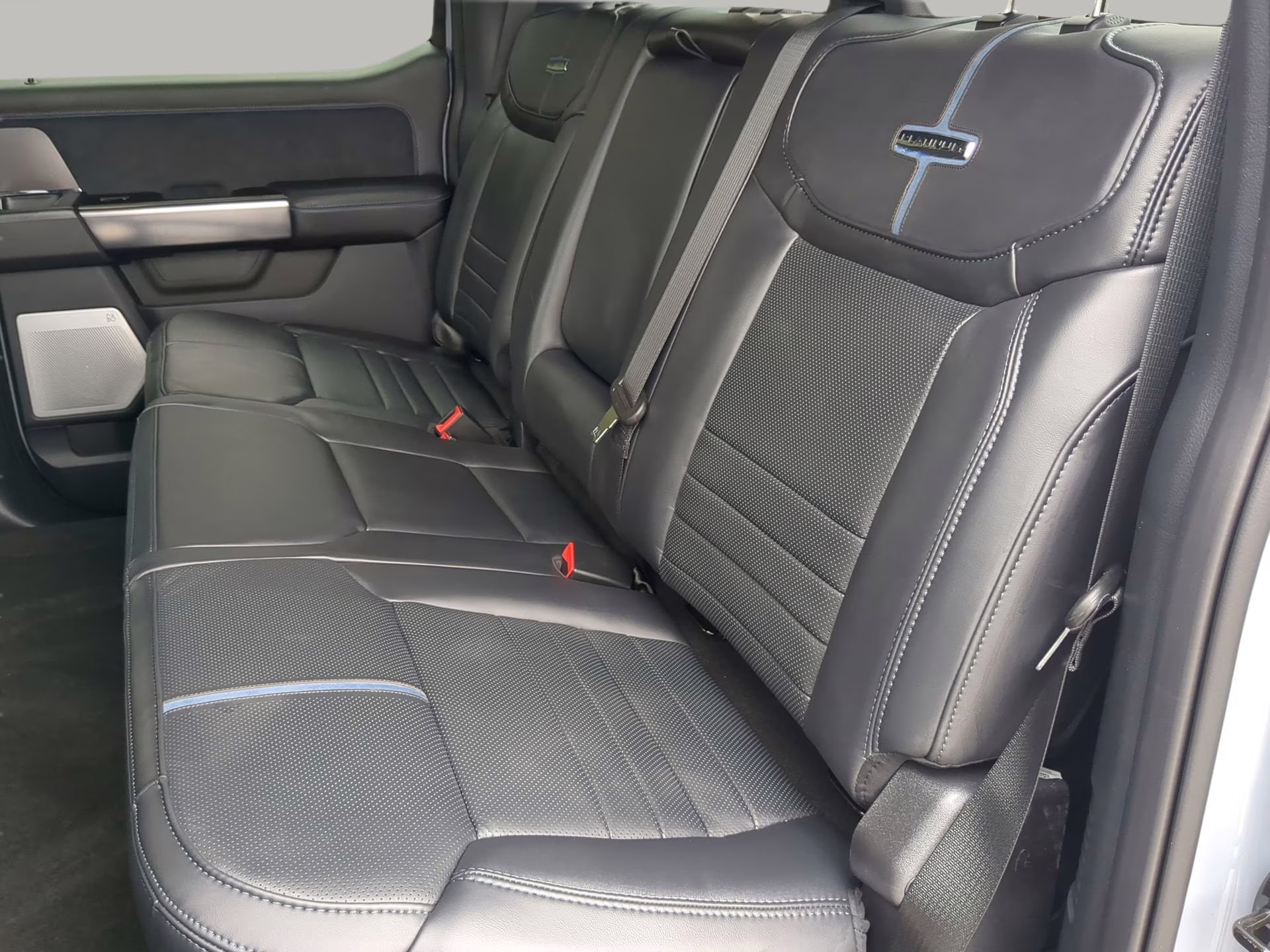 2026 Glacier Gray Metallic Tricoat Ford Super Duty F-350 SRW Platinum Crew Cab Pickup 4X4 Truck