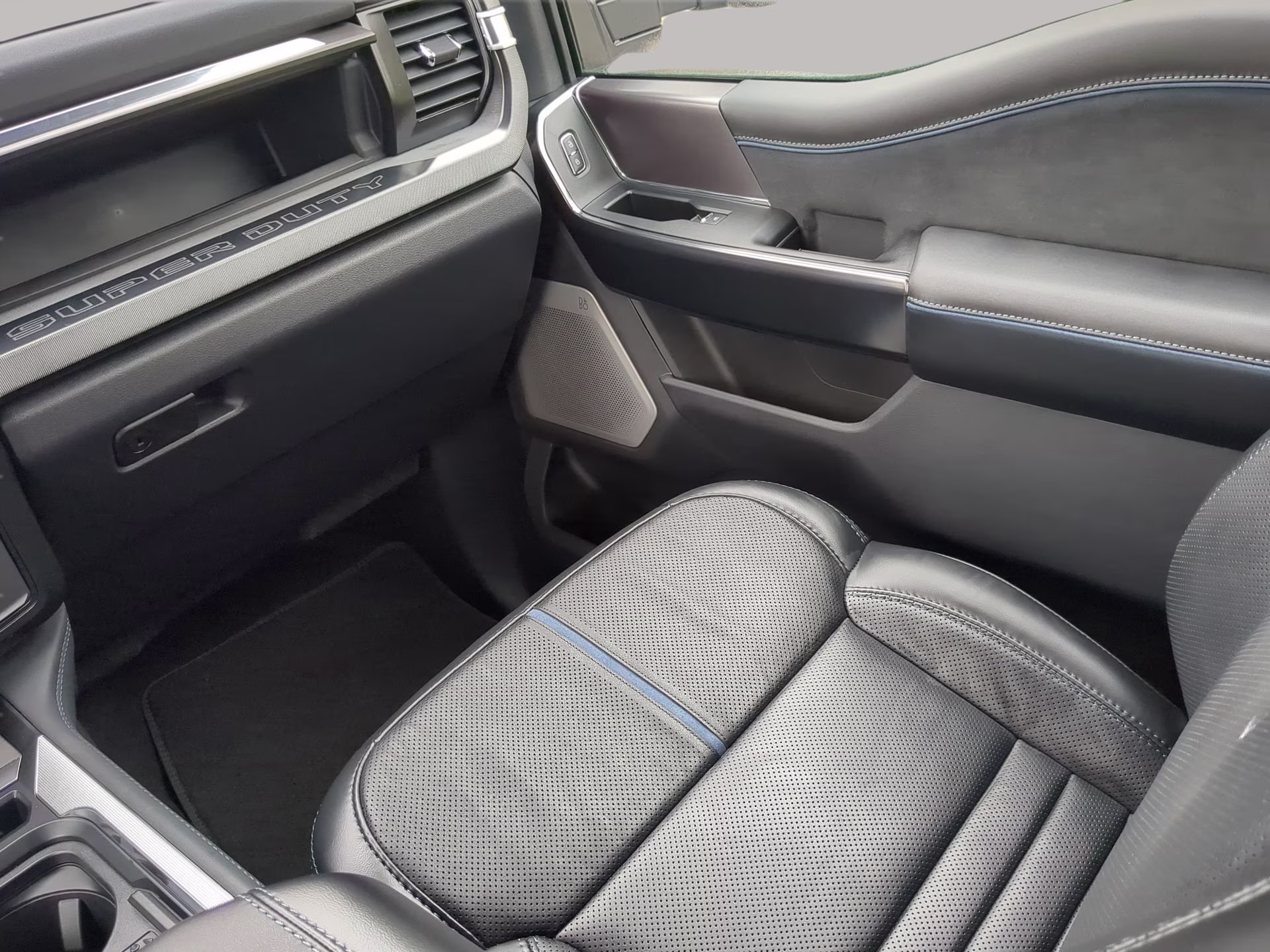 2026 Glacier Gray Metallic Tricoat Ford Super Duty F-350 SRW Platinum Crew Cab Pickup 4X4 Truck