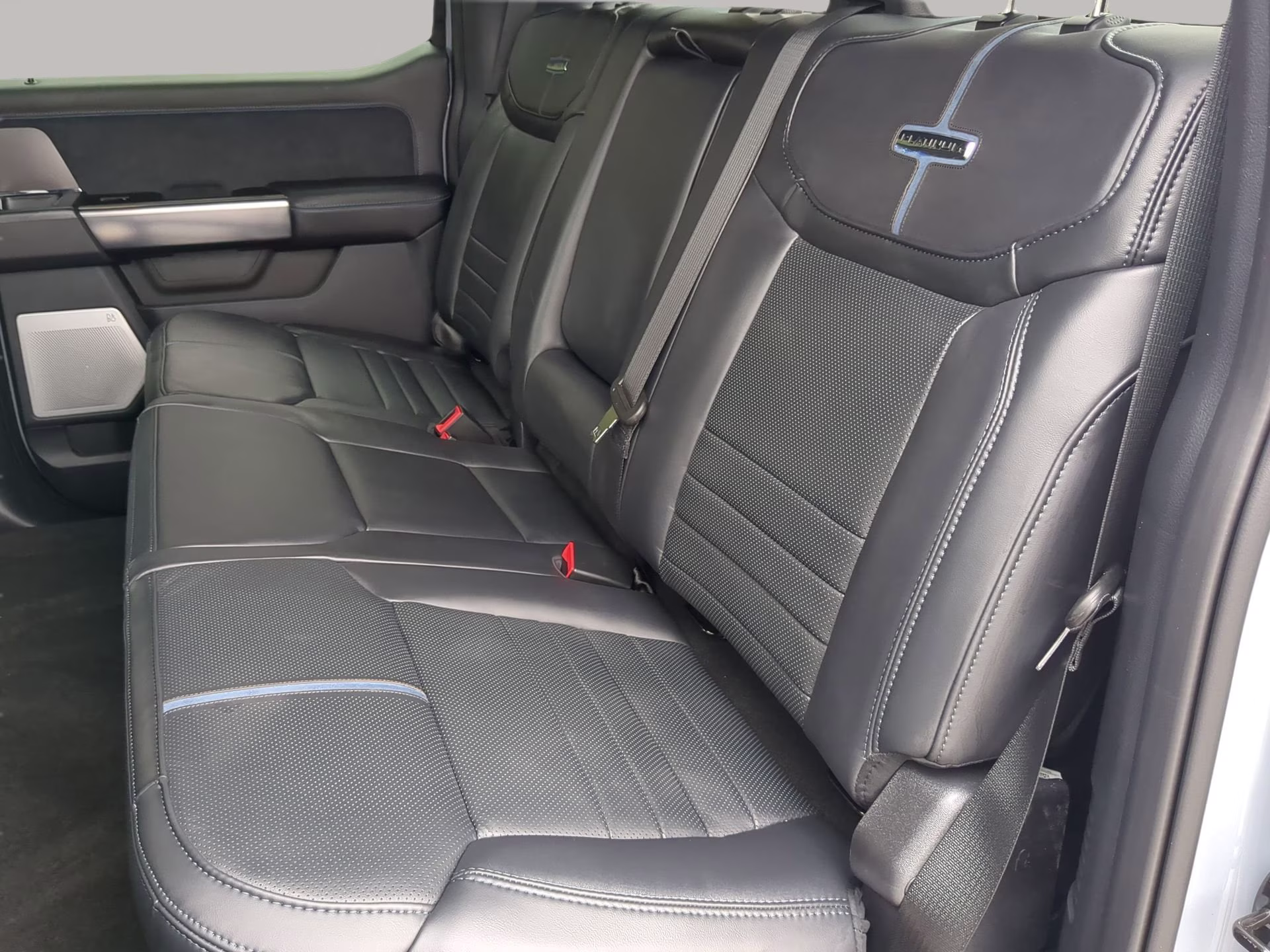 2026 Glacier Gray Metallic Tricoat Ford Super Duty F-350 SRW Platinum Crew Cab Pickup 4X4 Truck