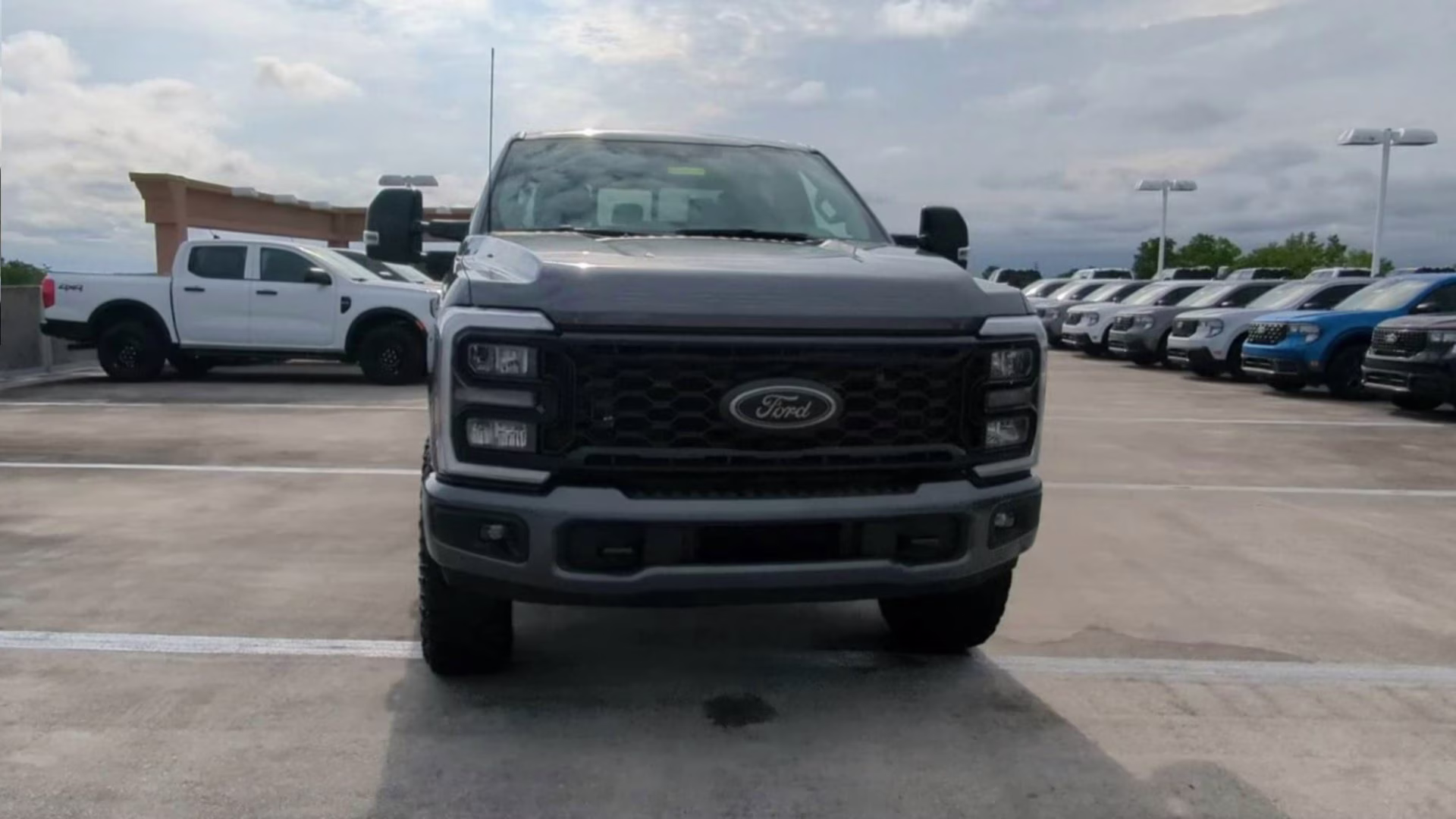 2026 Carbonized Gray Metallic Ford Super Duty F-350 SRW LARIAT Crew Cab Pickup 4X4 Truck
