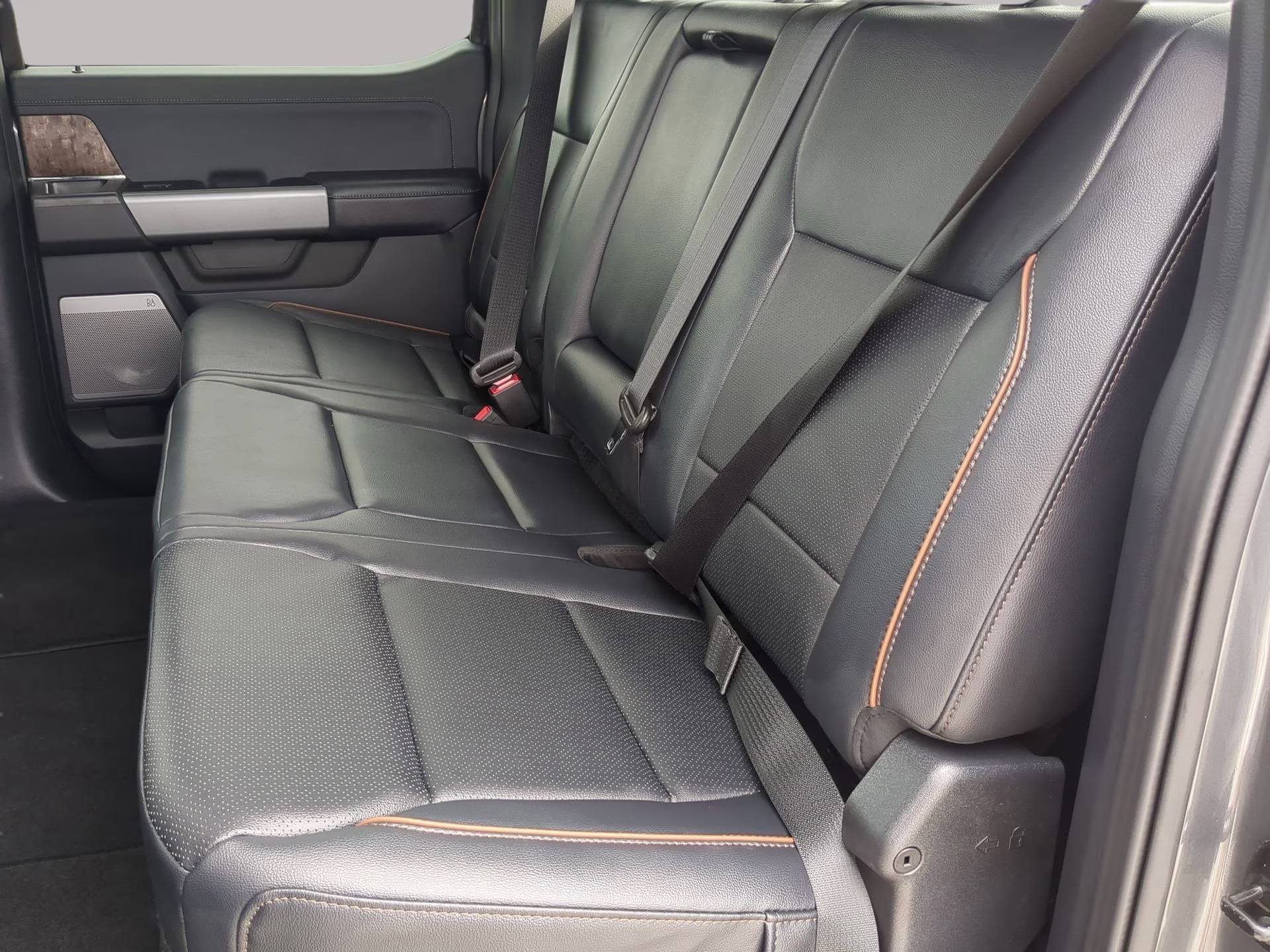 2026 Carbonized Gray Metallic Ford Super Duty F-350 SRW LARIAT Crew Cab Pickup 4X4 Truck