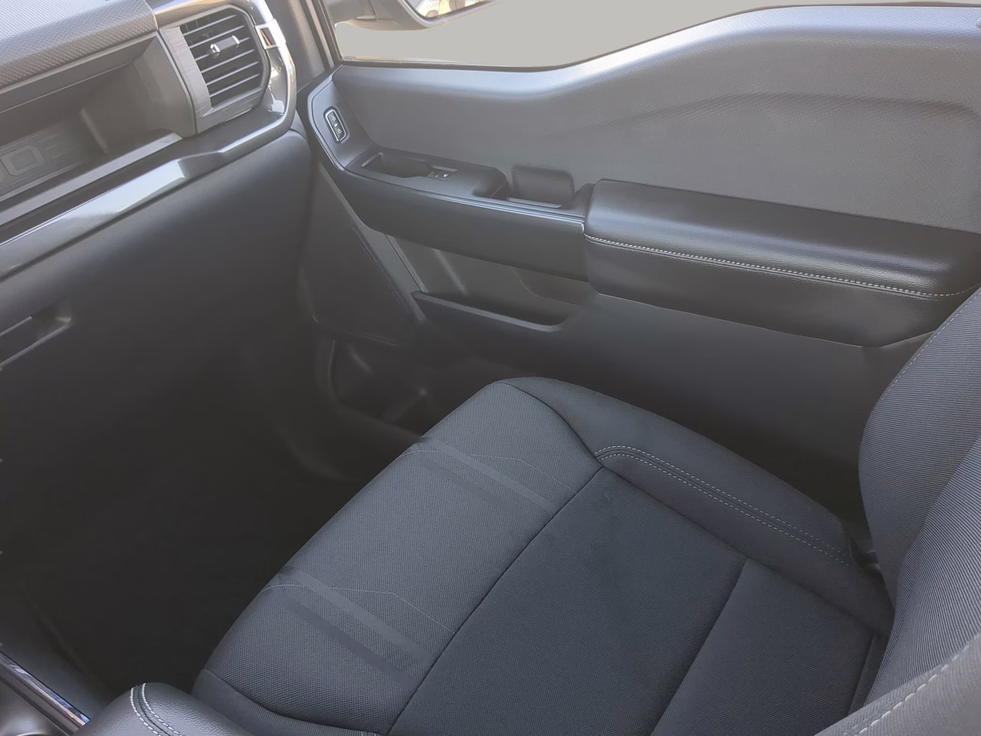 2026 Carbonized Gray Metallic Ford F-150 STX Crew Cab Pickup 4X4 Truck