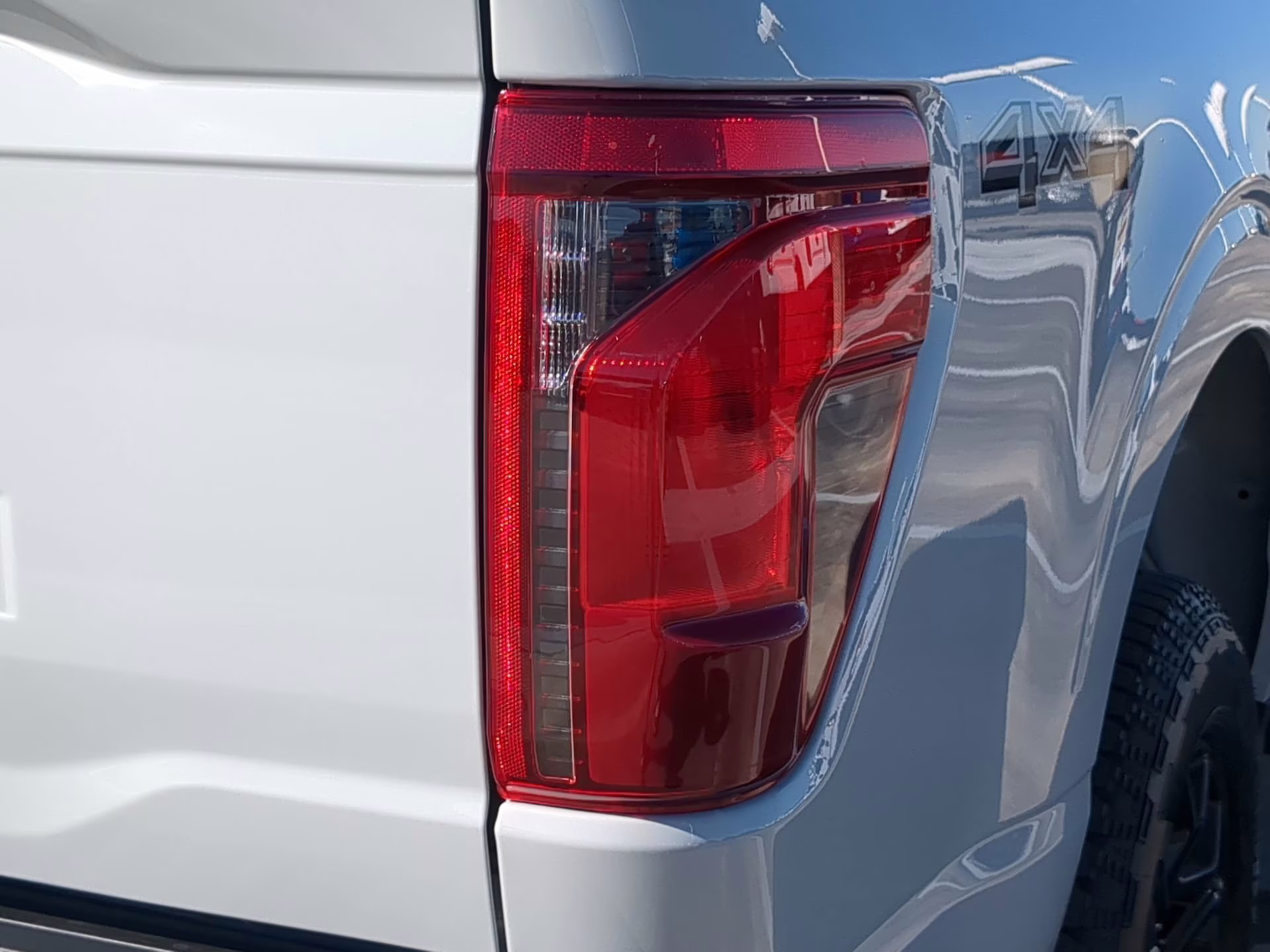 2026 Avalanche Ford F-150 XLT Crew Cab Pickup 4X4 Truck