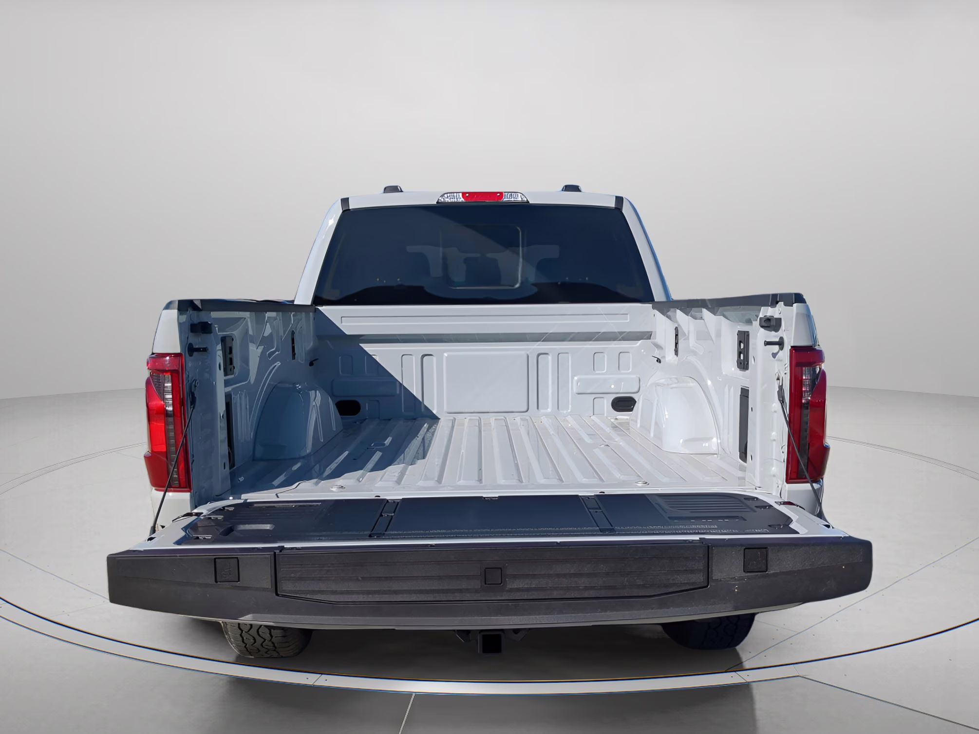 2026 Avalanche Ford F-150 XLT Crew Cab Pickup 4X4 Truck