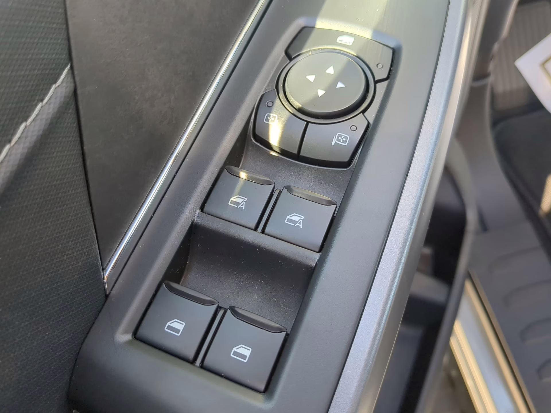 2026 Avalanche Ford F-150 XLT Crew Cab Pickup 4X4 Truck