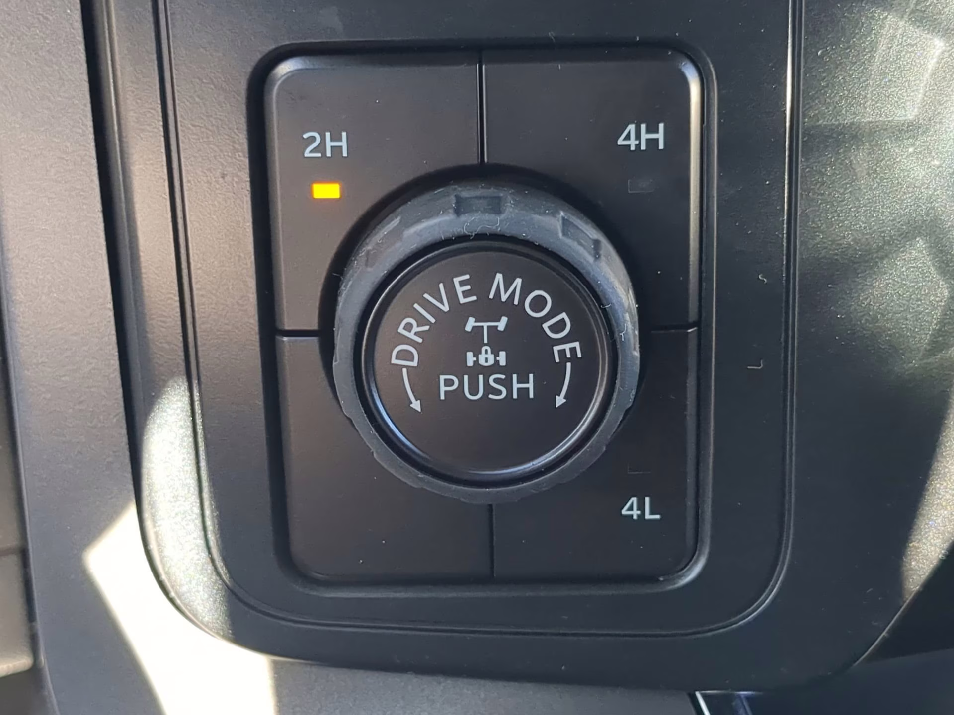 2026 Avalanche Ford F-150 XLT Crew Cab Pickup 4X4 Truck