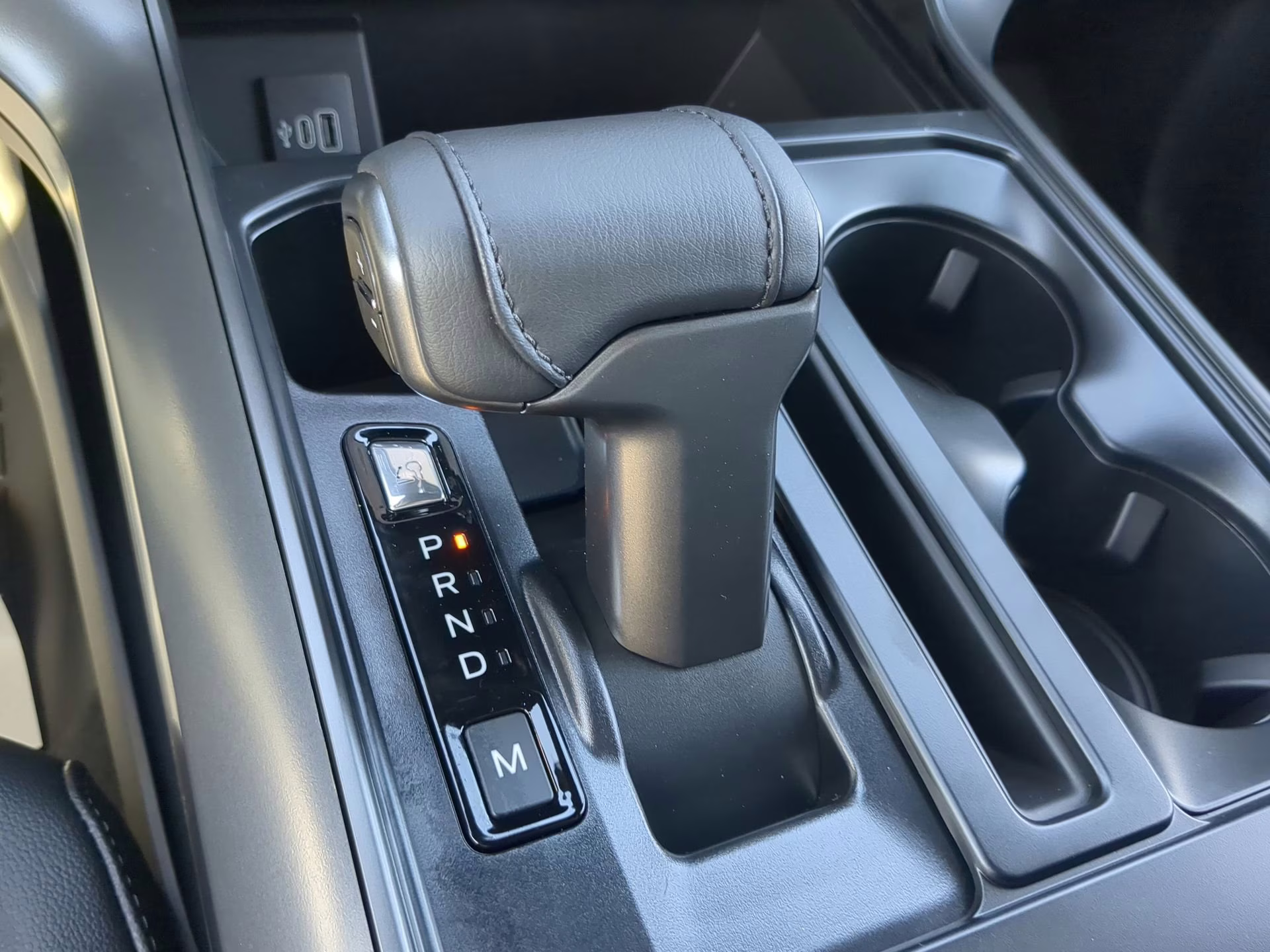 2026 Iconic Silver Metallic Ford F-150 LARIAT Crew Cab Pickup 4X4 Truck