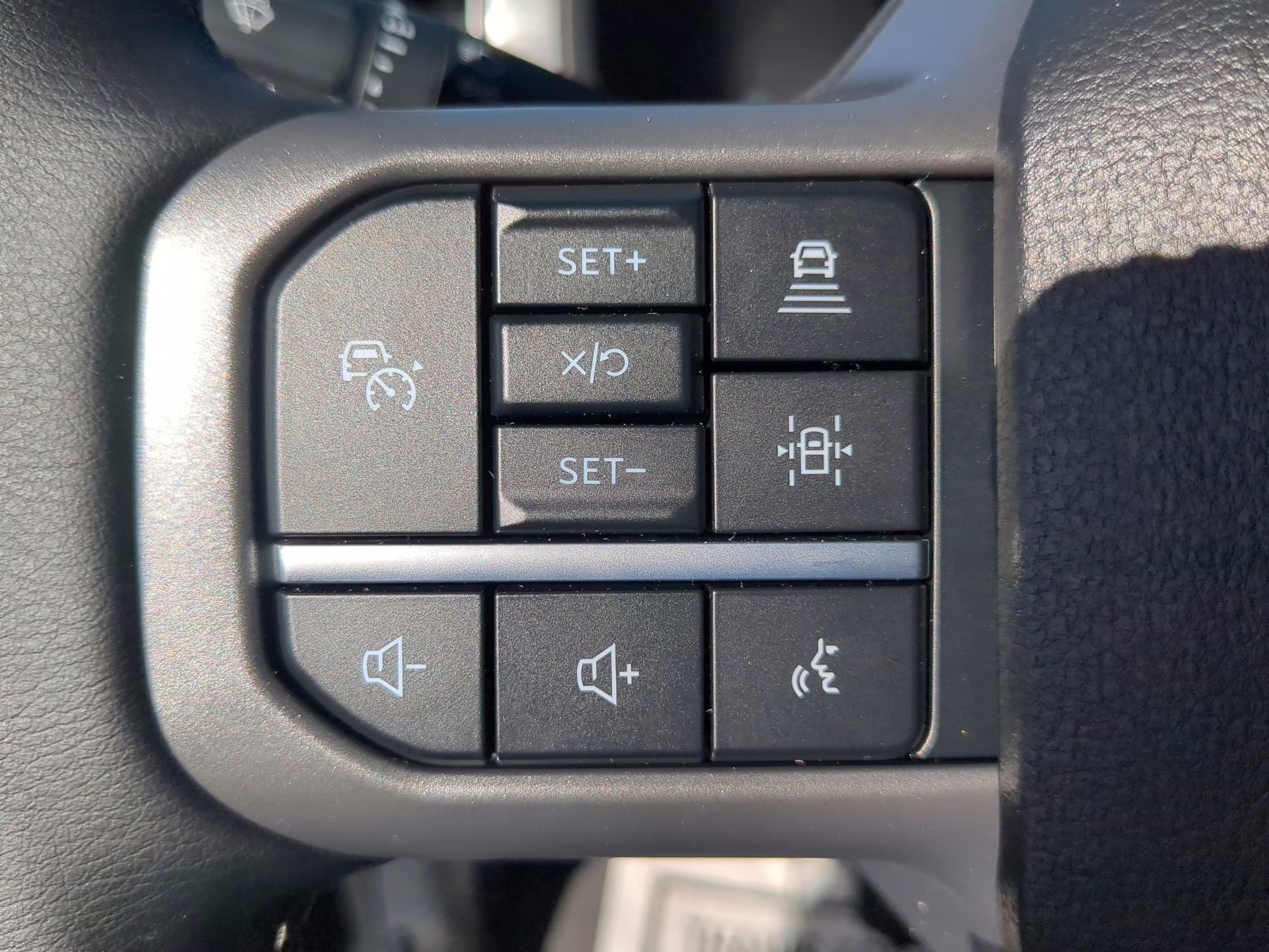 2026 Iconic Silver Metallic Ford F-150 LARIAT Crew Cab Pickup 4X4 Truck