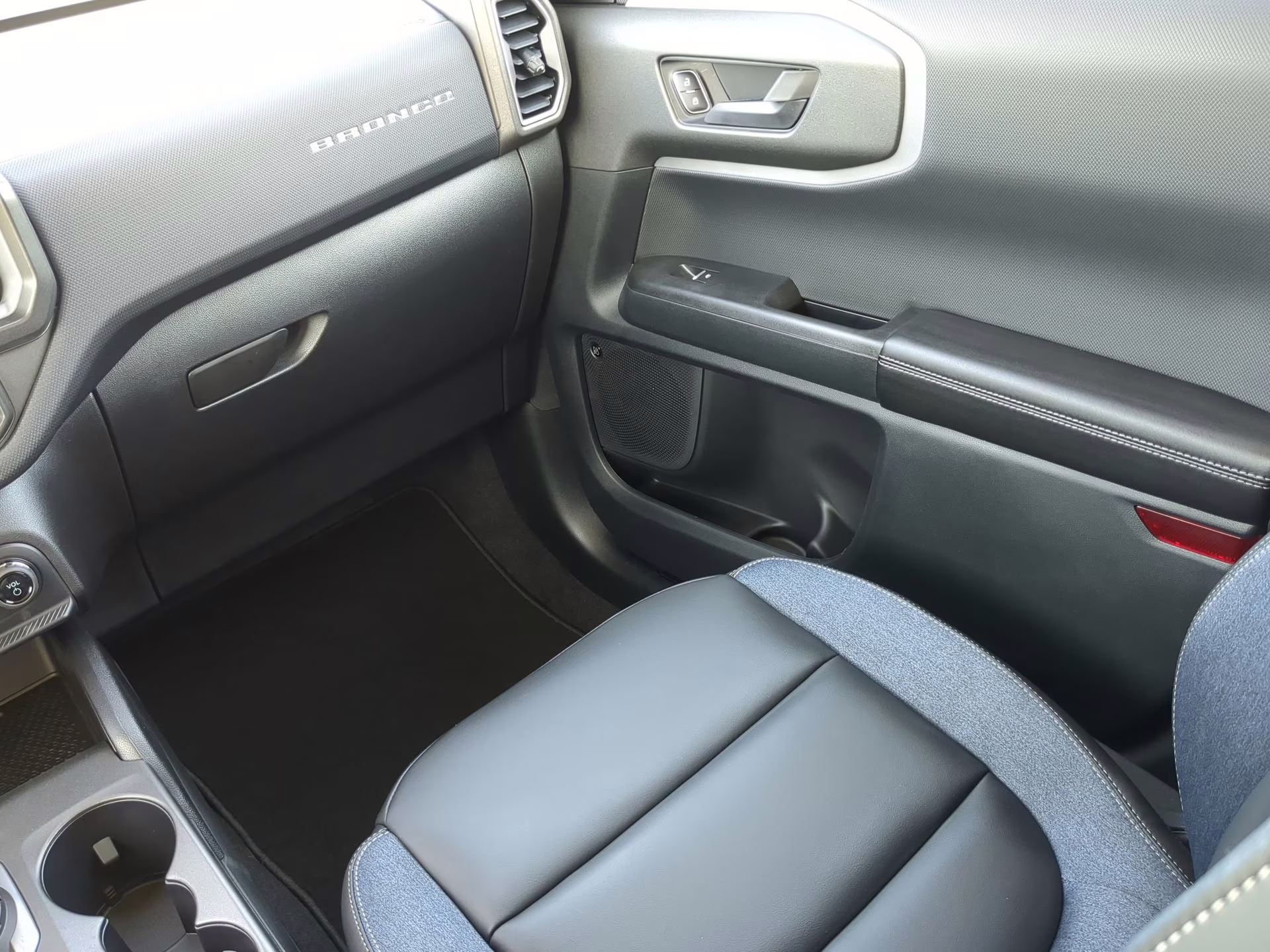 2026 Shadow Black Ford Bronco Sport Outer Banks 4X4 SUV