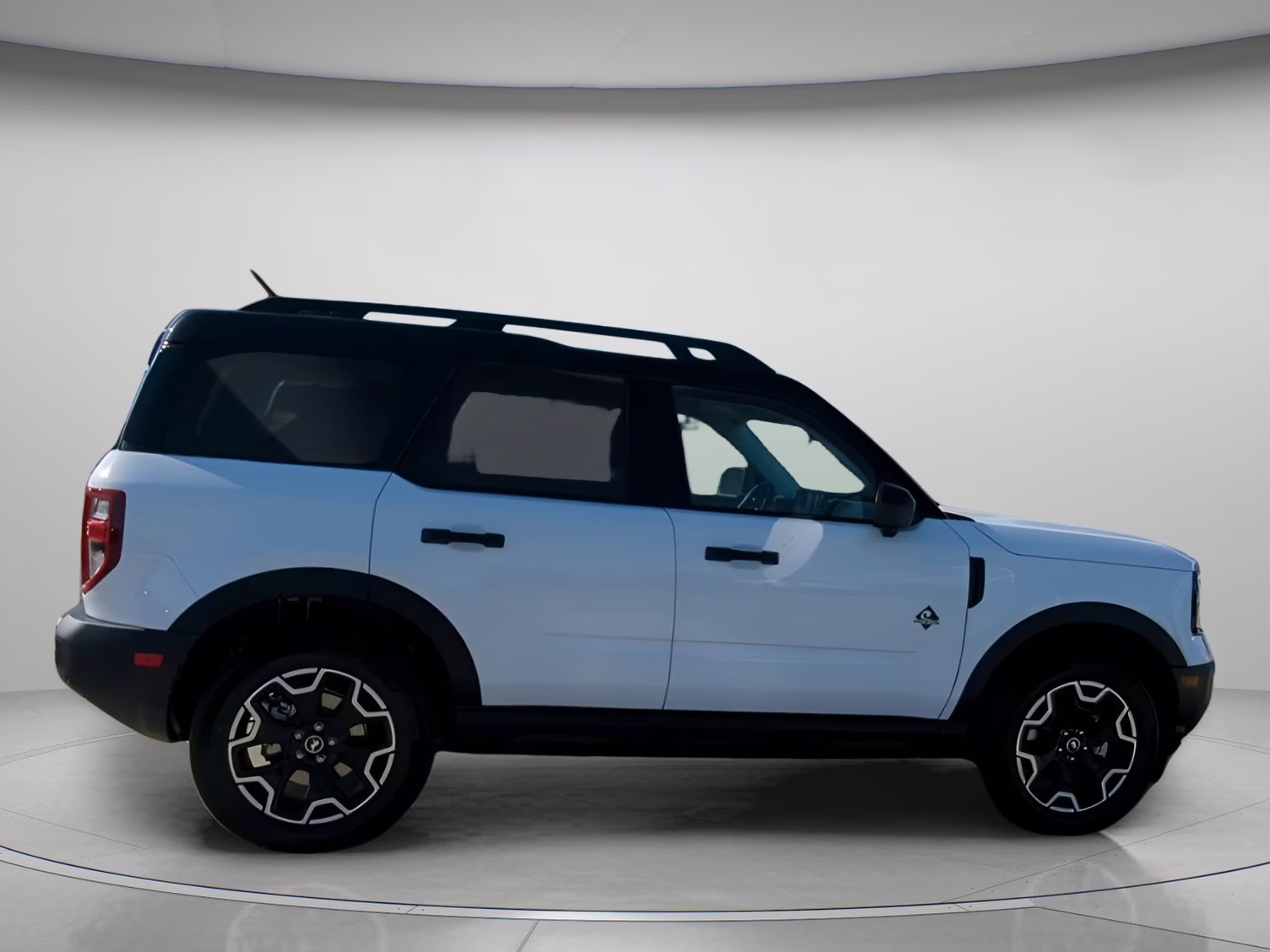 2026 Oxford White Ford Bronco Sport Outer Banks 4X4 SUV