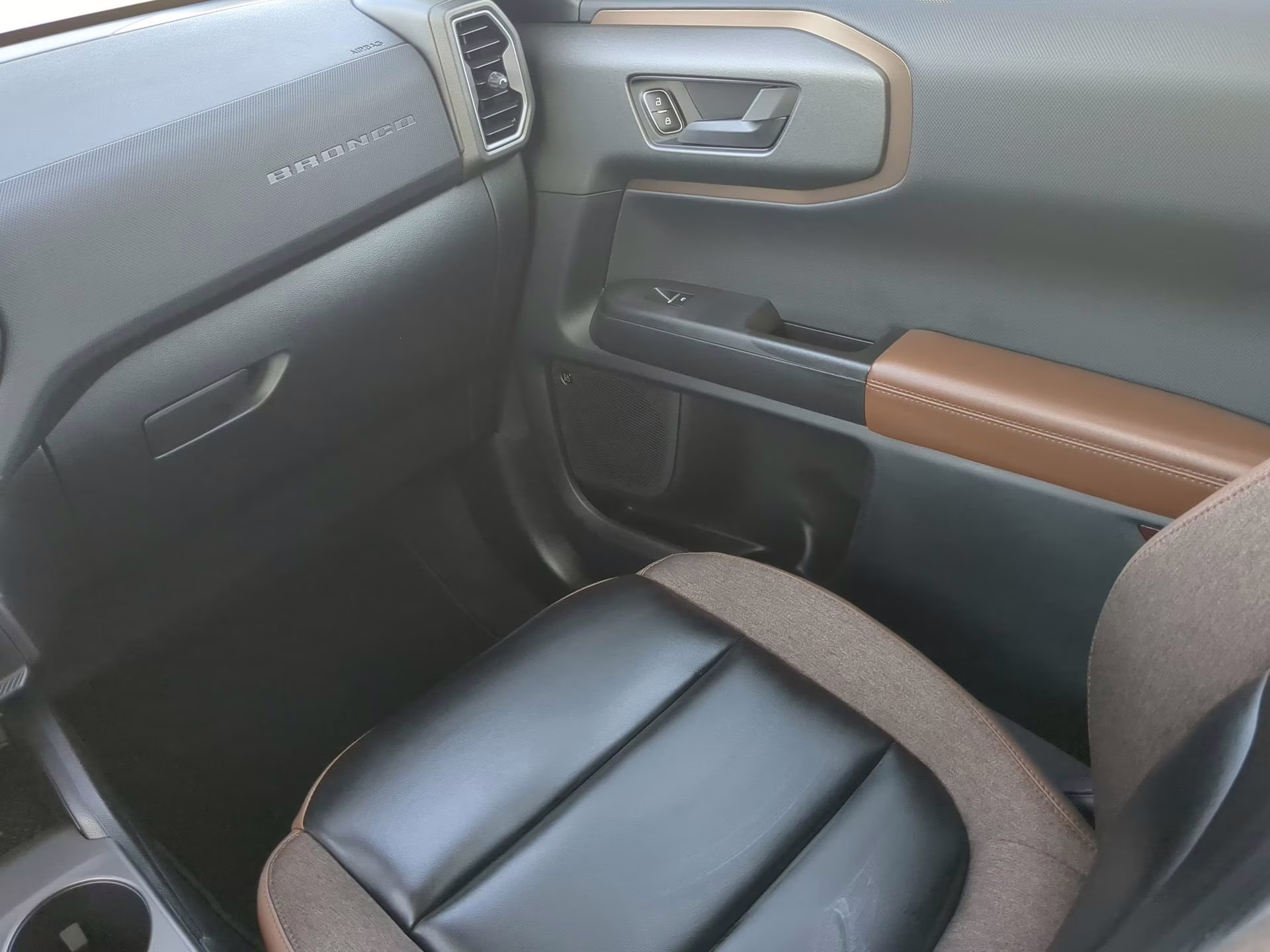 2026 Oxford White Ford Bronco Sport Outer Banks 4X4 SUV