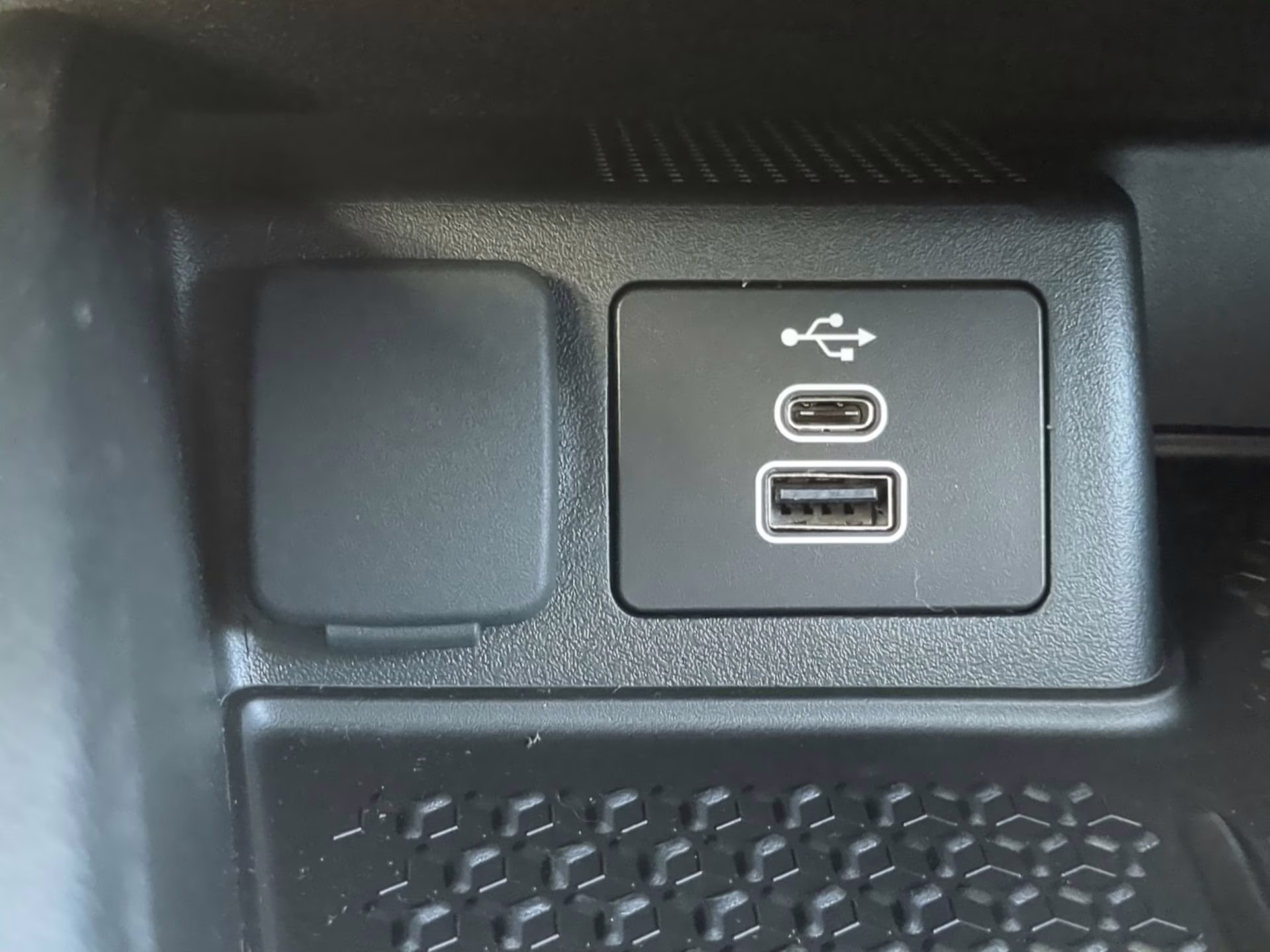 2026 Oxford White Ford Bronco Sport Outer Banks 4X4 SUV