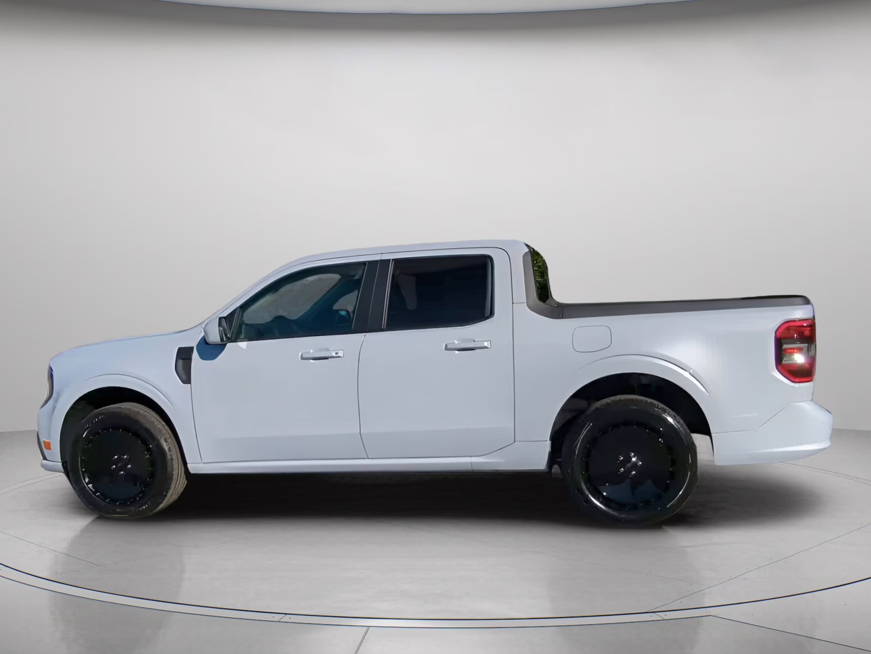 2026 Space White Metallic Ford Maverick Lobo Standard Crew Cab Pickup AWD Truck