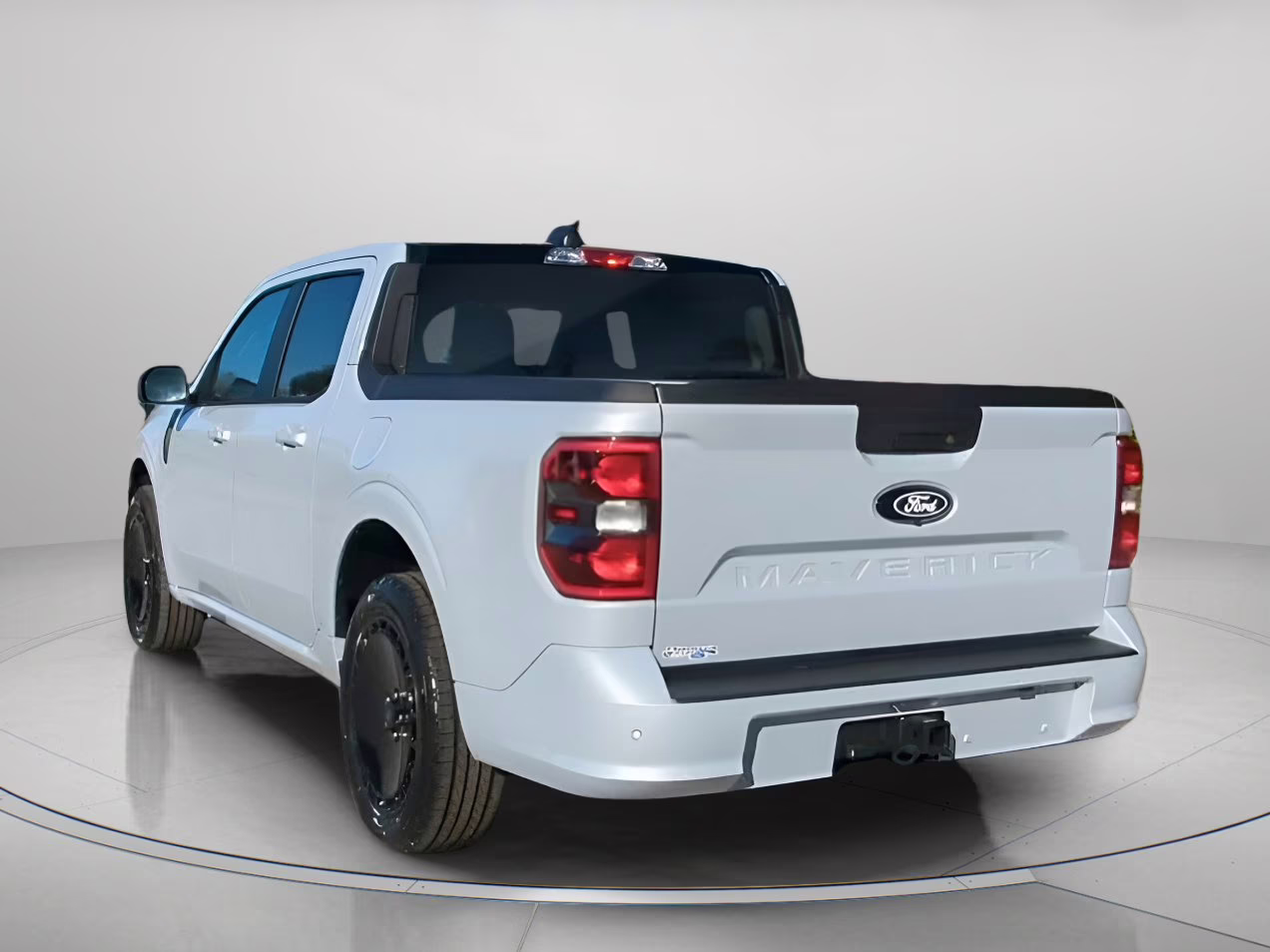 2026 Space White Metallic Ford Maverick Lobo Standard Crew Cab Pickup AWD Truck