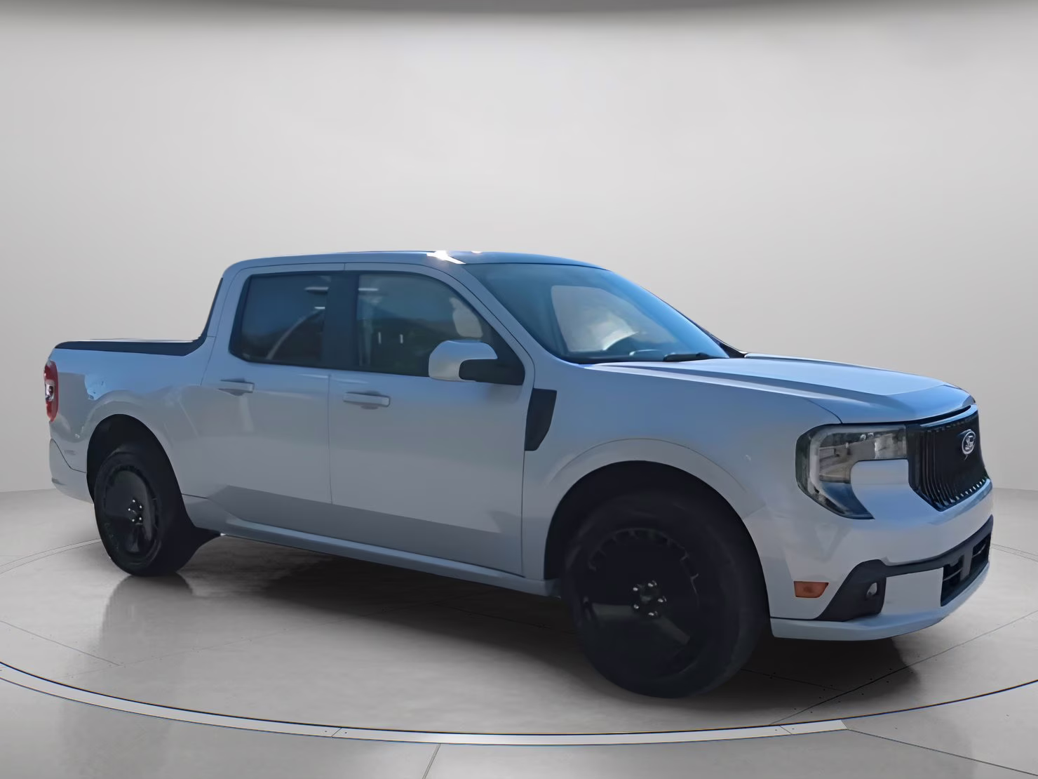 2026 Space White Metallic Ford Maverick Lobo Standard Crew Cab Pickup AWD Truck