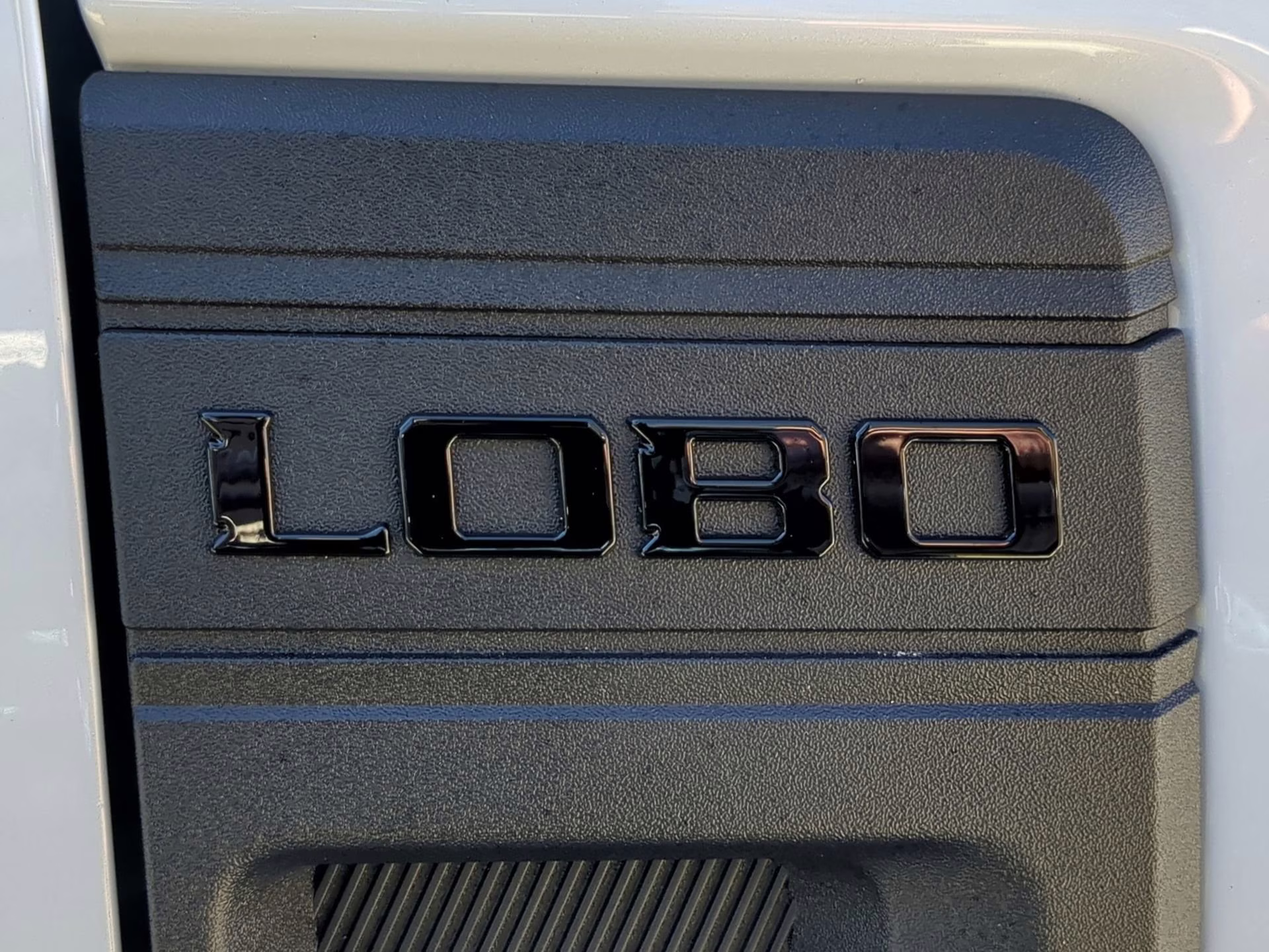 2026 Space White Metallic Ford Maverick Lobo Standard Crew Cab Pickup AWD Truck