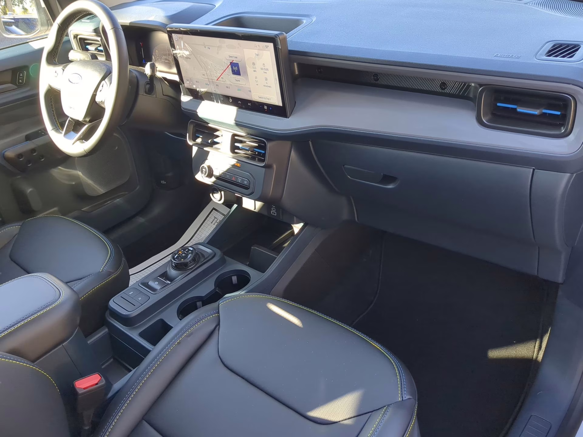 2026 Space White Metallic Ford Maverick Lobo Standard Crew Cab Pickup AWD Truck