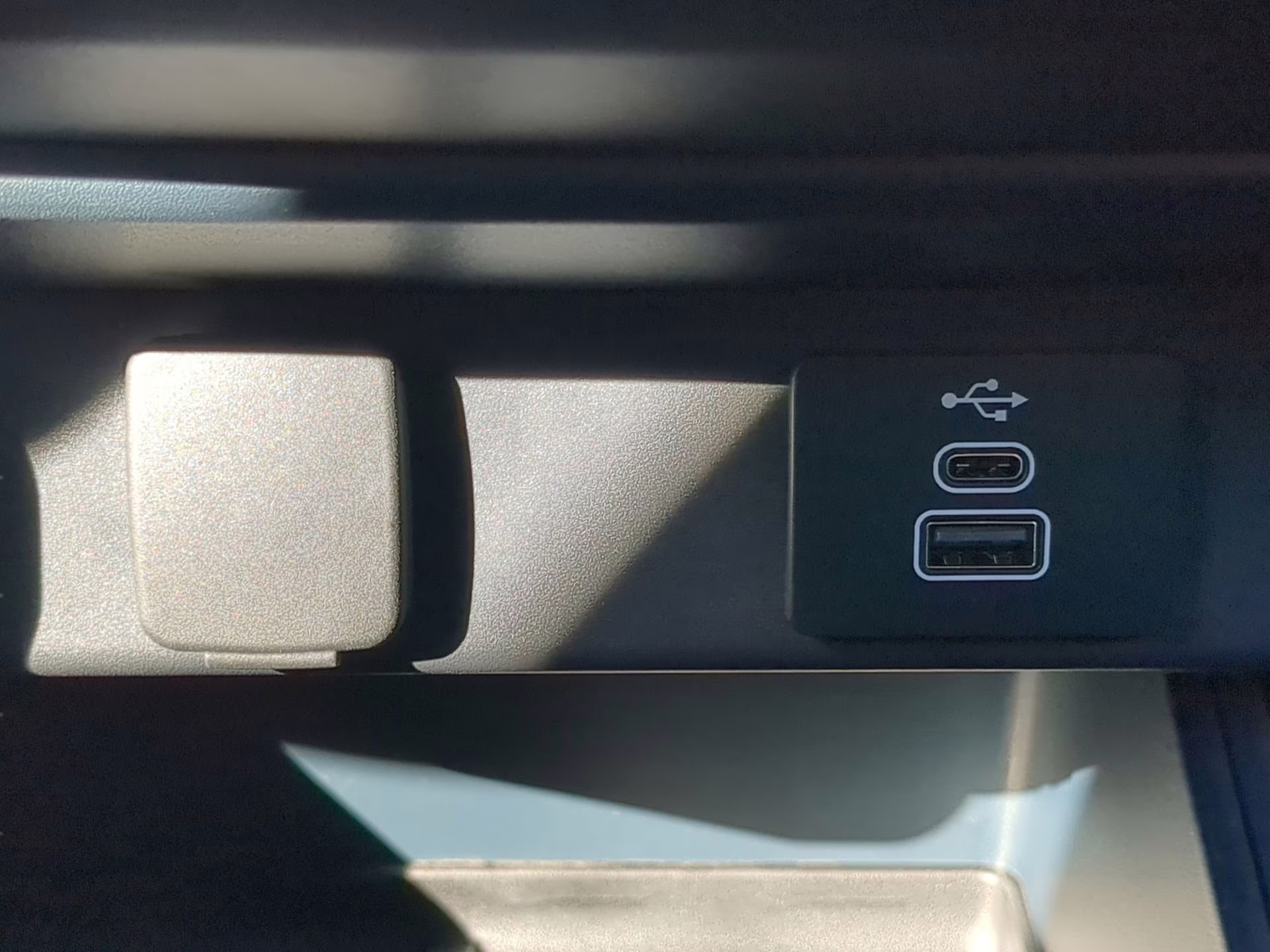 2026 Space White Metallic Ford Maverick Lobo Standard Crew Cab Pickup AWD Truck