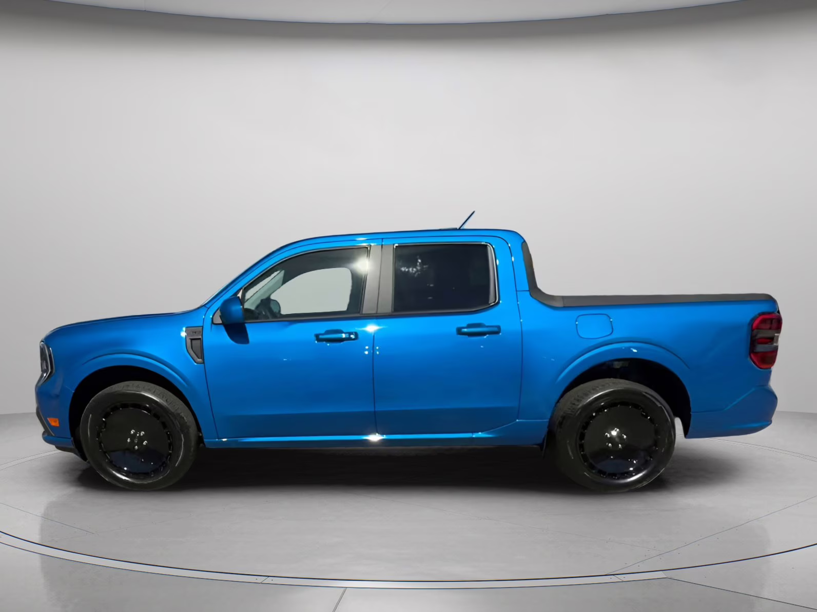 2026 Velocity Blue Ford Maverick Lobo Standard Crew Cab Pickup AWD Truck