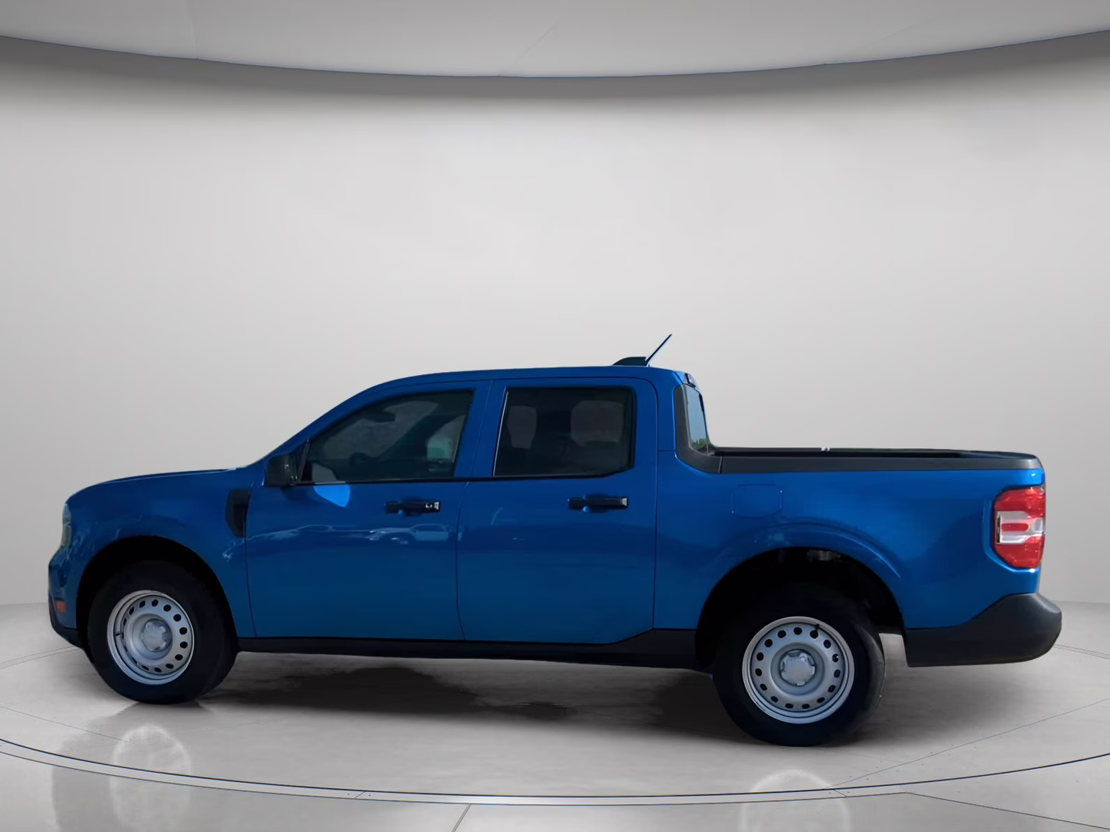 2026 Velocity Blue Ford Maverick XL Crew Cab Pickup FWD Truck
