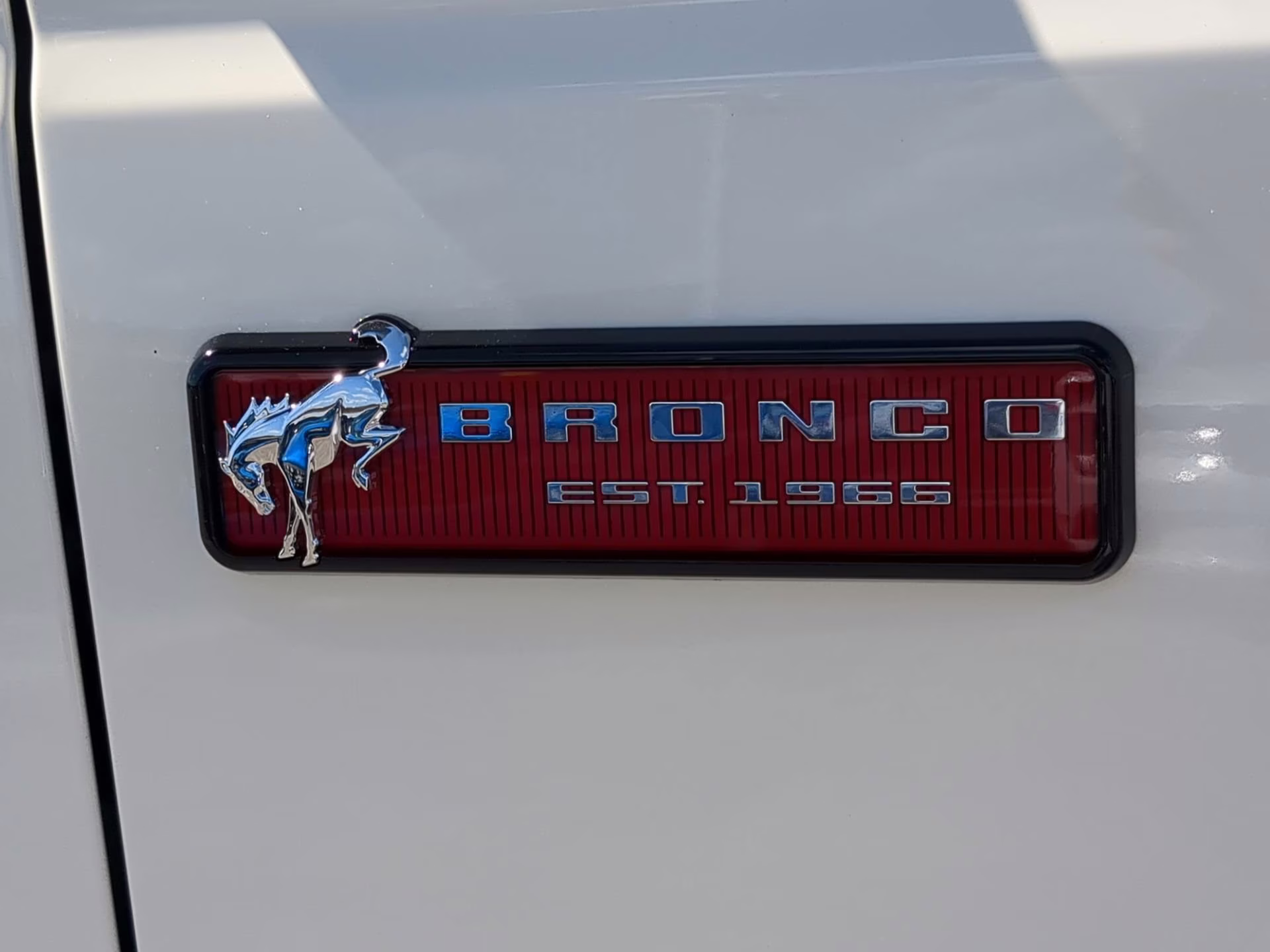 2026 Wimbledon White Ford Bronco Outer Banks 4X4 Convertible