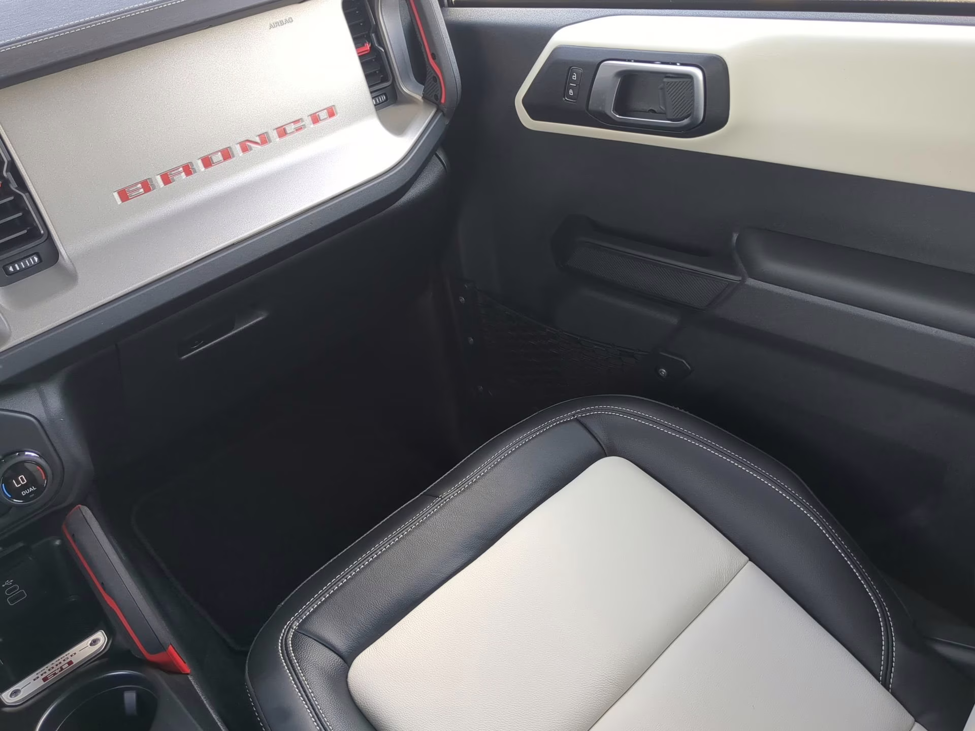 2026 Wimbledon White Ford Bronco Outer Banks 4X4 Convertible