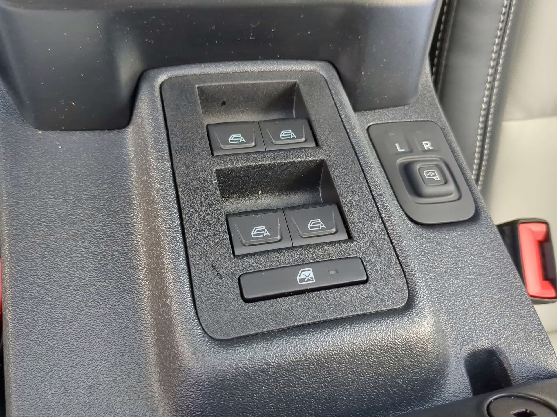 2026 Wimbledon White Ford Bronco Outer Banks 4X4 Convertible